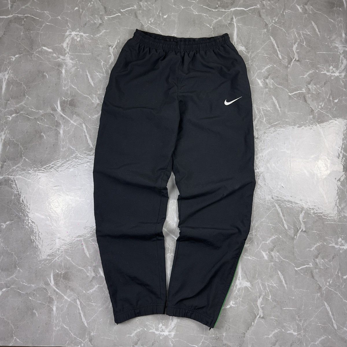 Nike Y2k Nike Nylon Pants Black/Green Size S Size US 30 / EU 46 - 1 Thumbnail