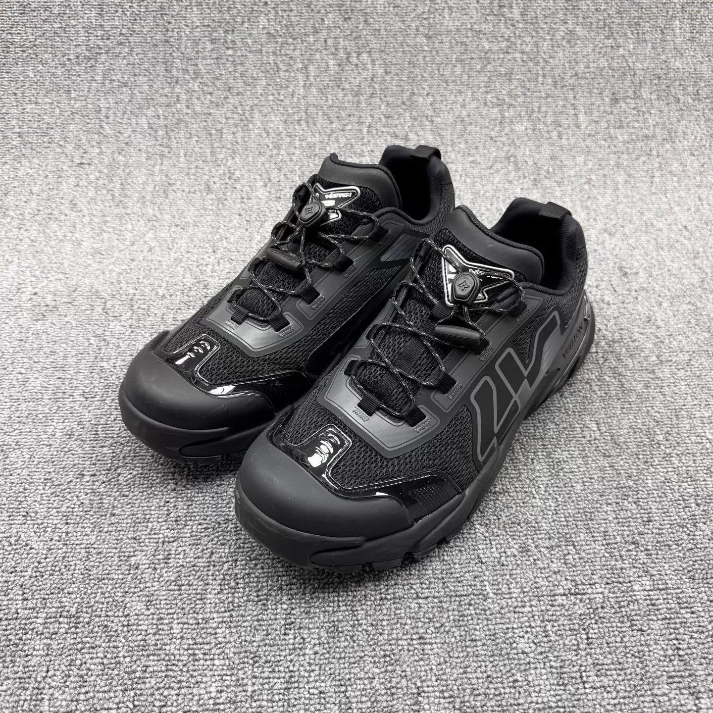 Louis Vuitton Black Structured Athletic Sneakers with Bold Detailing Size US 10.5 / EU 43-44 - 1 Thumbnail