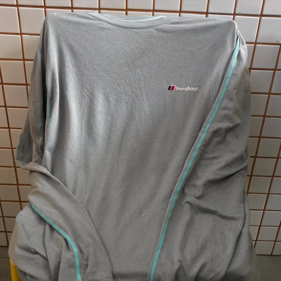 Berghaus × The Mountain Berghaus sweater Jumper Baselayer jersey Smooth Material Size US L / EU 52-54 / 3 - 4 Thumbnail