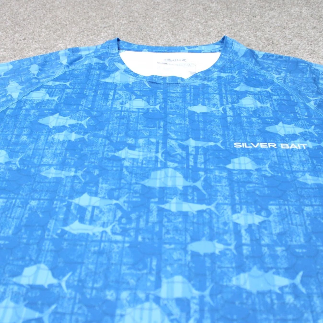 Vintage Silver Bait Mens XL Blue Fish All Over Print S/S Button-Up Shirt UPF 50+ Polyester Bait Sportsman Shirt Geometric Pattern Casual Size US XL / EU 56 / 4 - 4 Thumbnail