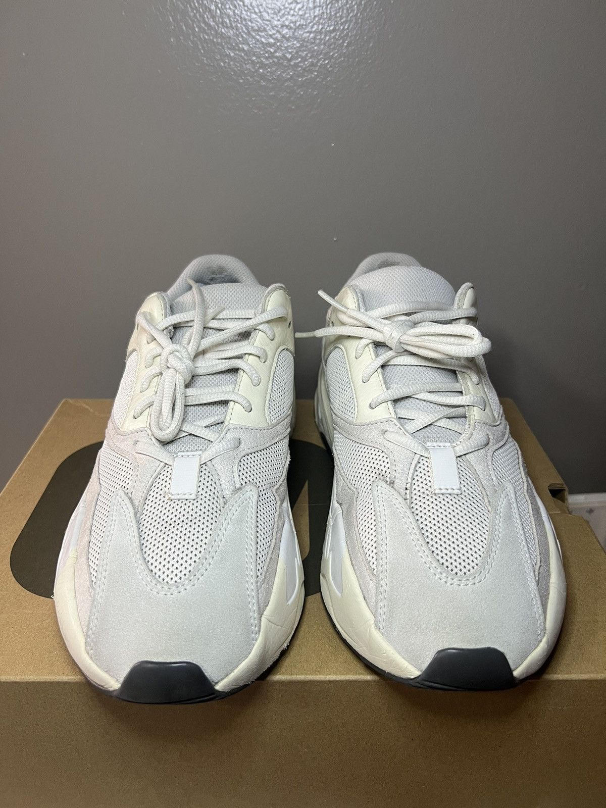 adidas Yeezy Boost 700 Analog Low Used Men Size 9.5 Footwear