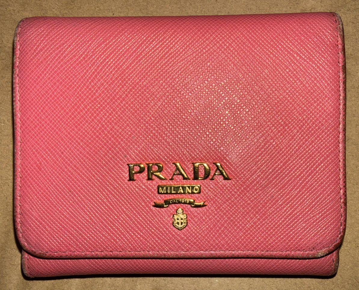 Prada Prada Pink Saffiano tri-fold leather wallet w/ Gold Badge! Size ONE SIZE - 2 Thumbnail
