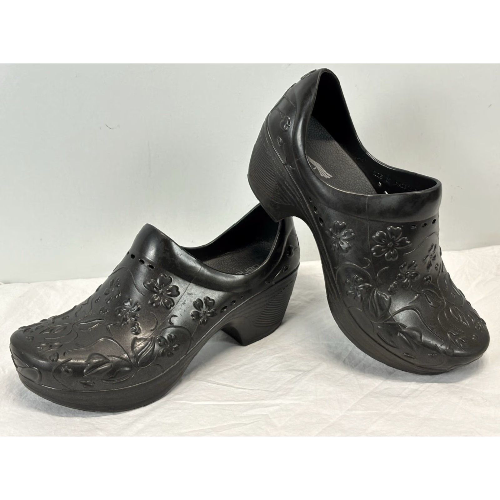 Dansko DANSKO Pixie Clogs Waterproof Slip Resistant EVA Womens Size 37 6.5 Black Size ONE SIZE - 2 Thumbnail