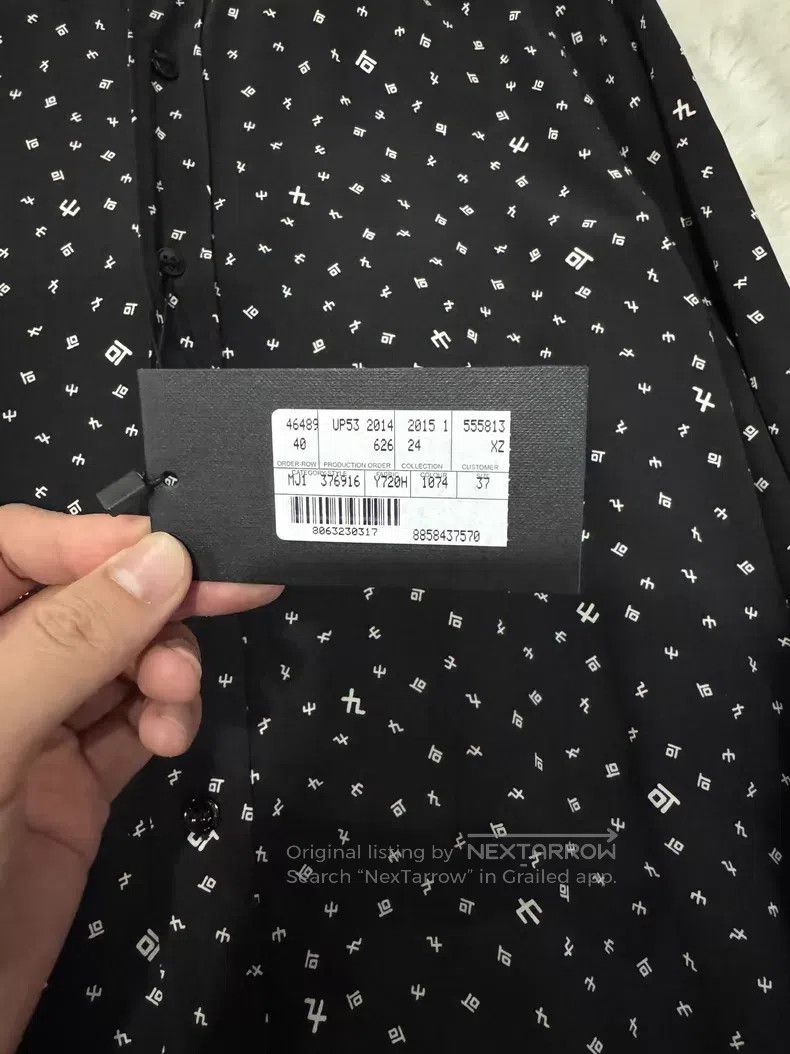 Saint Laurent Paris Saint Laurent Paris size 37 Element Symbol Silk Shirt Size US XS / EU 42 / 0 - 5 Thumbnail