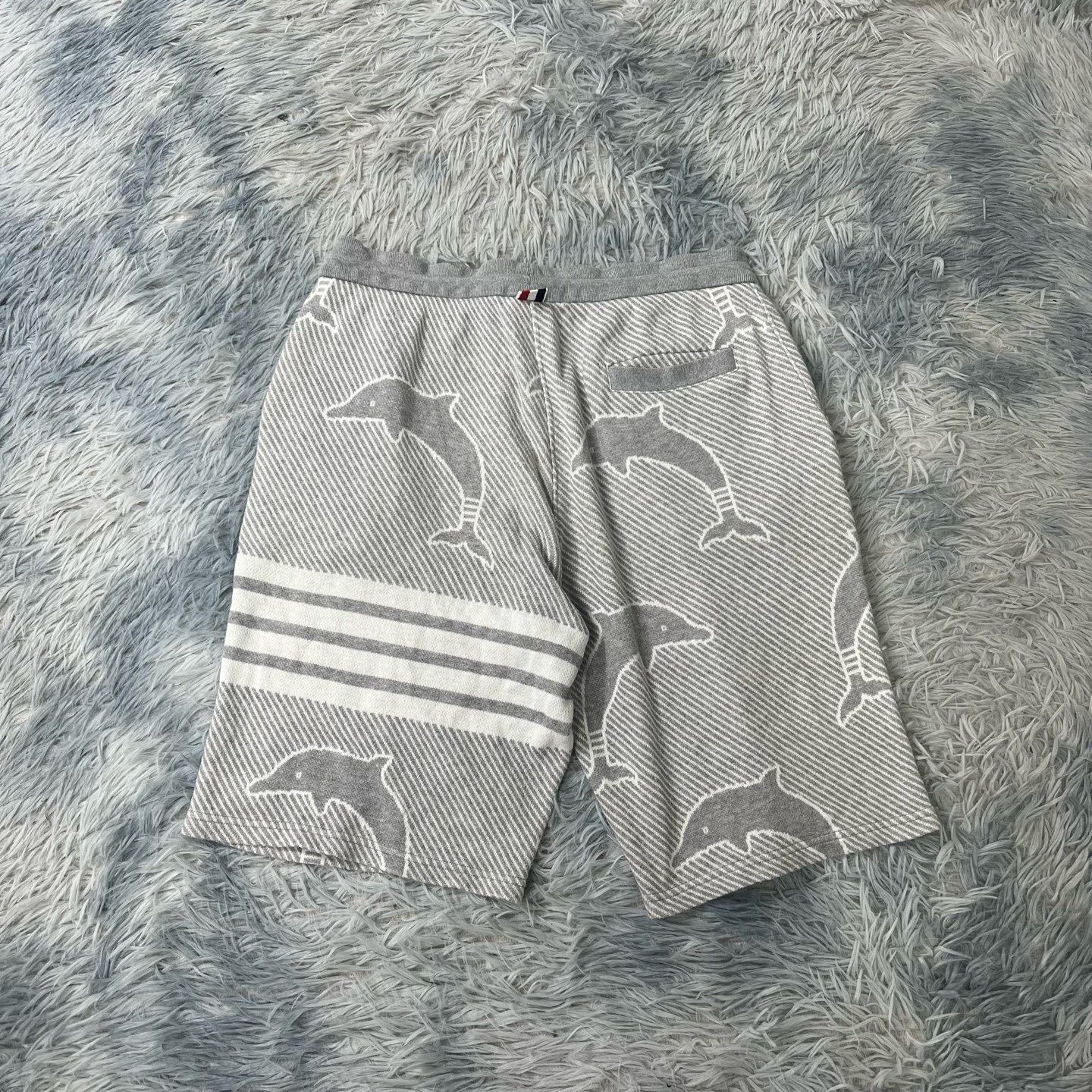 Thom Browne THOM BROWNE Men's Four-Stripe Shorts Size US 28 / EU 44 - 2 Thumbnail