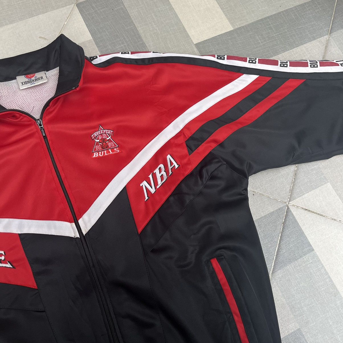 NBA 1993 Treepeat Chicago Bulls Bootleg Colorblock Tapped Jacket Size US XXL / EU 58 / 5 - 6 Thumbnail