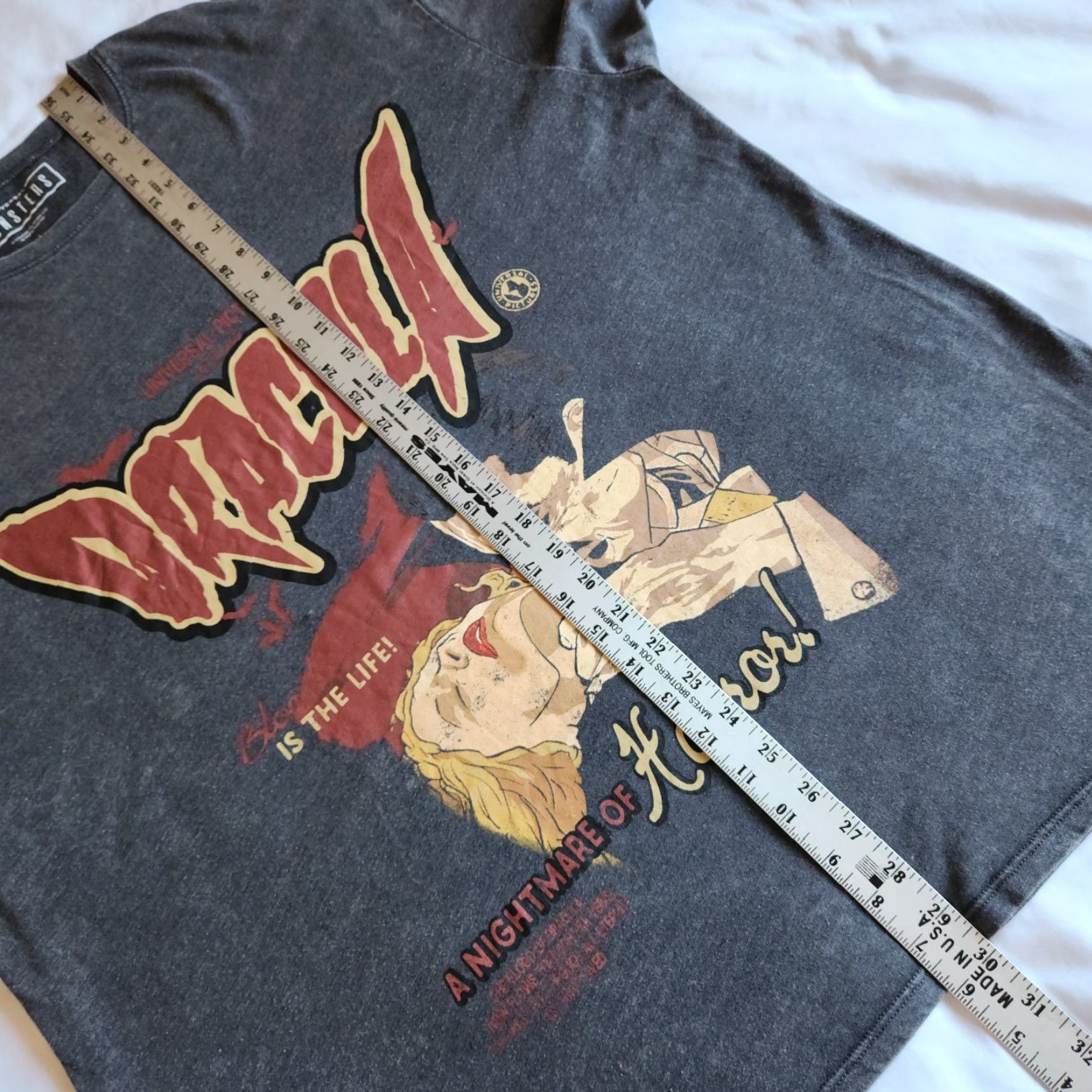 Vintage Universal Studios Monsters Dracula Classic Horror Movie Halloween Grey L T-Shirt Mens Size US L / EU 52-54 / 3 - 4 Thumbnail