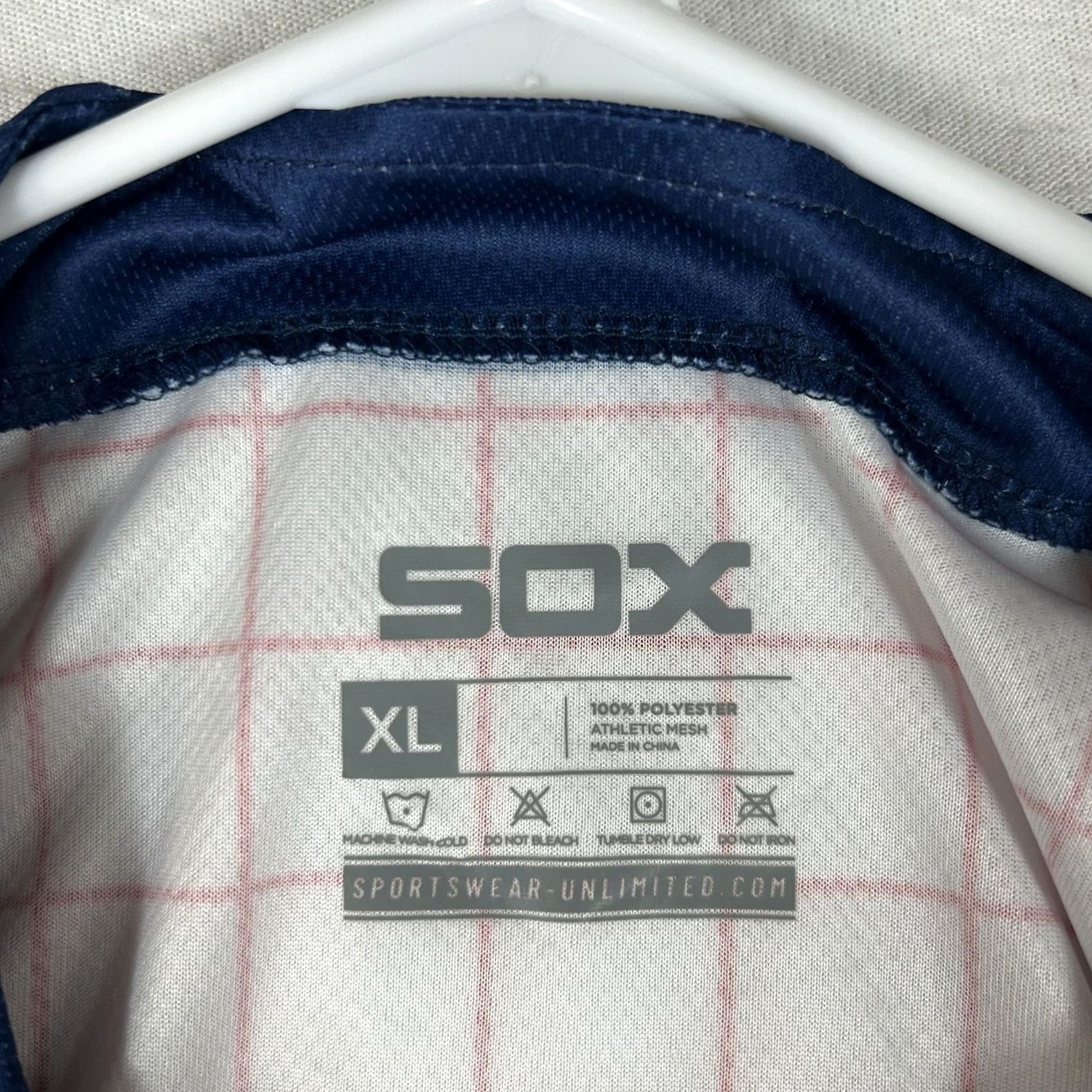 Vintage Chicago White Sox Short Sleeve Button Up Shirt Mens XL White Red Striped Casual Size US XL / EU 56 / 4 - 3 Thumbnail