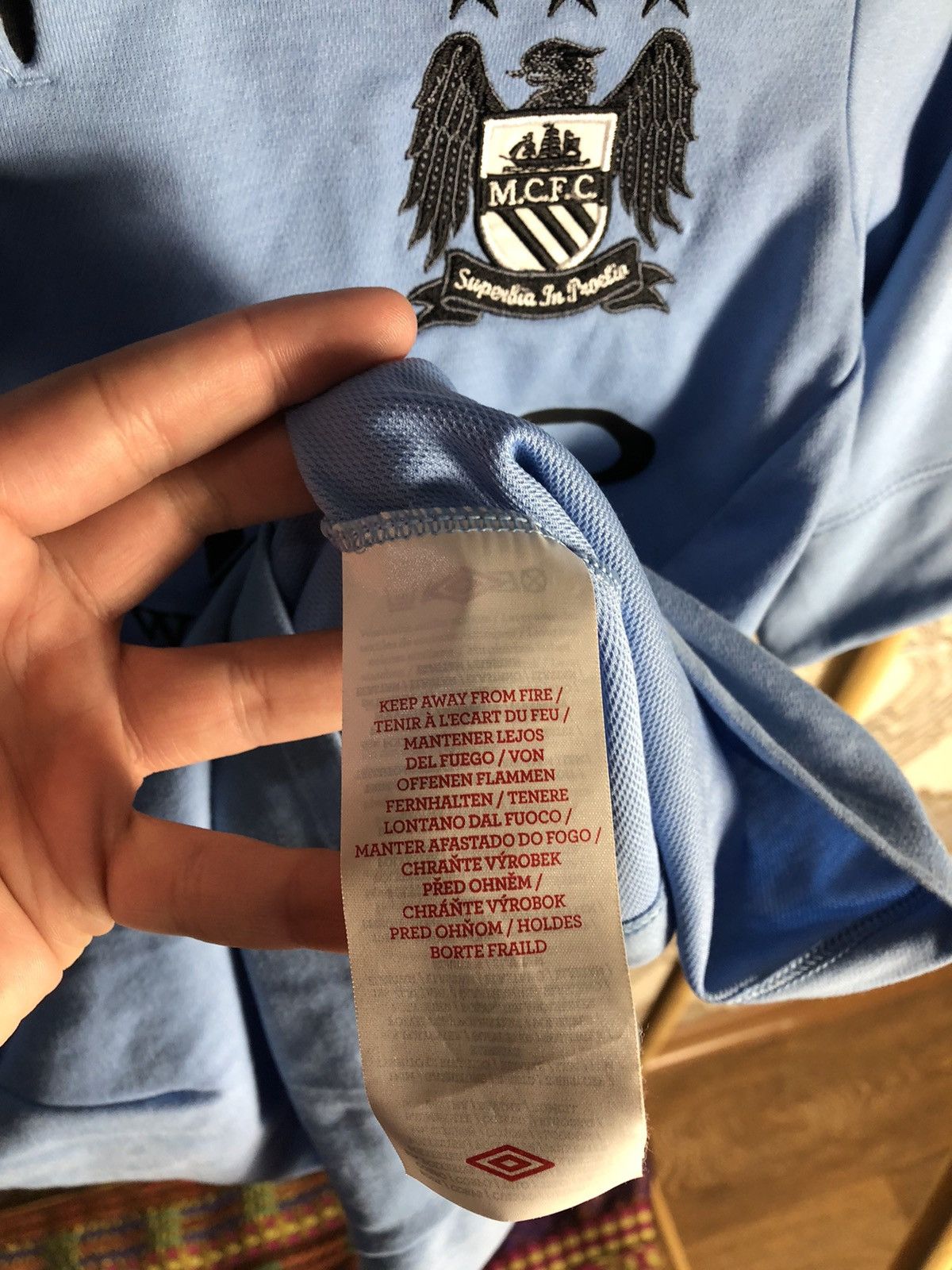 Umbro × Vintage VINTAGE MANCHESTER CITY JACKET SOCCER JERSEY Y2K 90s RETRO Size US M / EU 48-50 / 2 - 6 Thumbnail