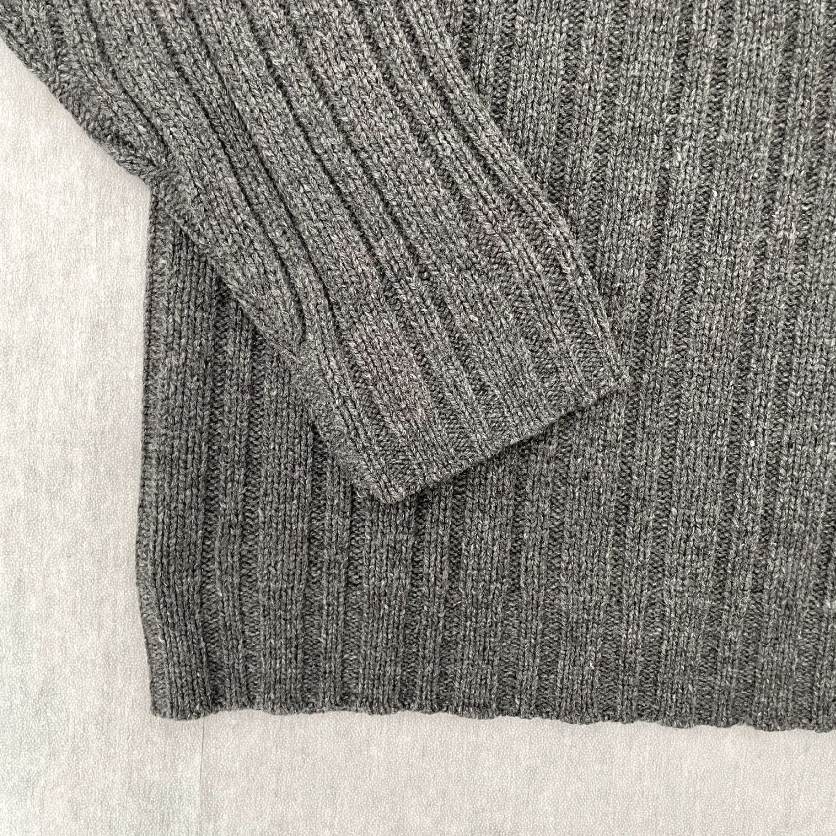 J.Crew VINTAGE J.CREW Sweater Mens XL Gray 100% Lambswool Knit Pullover V-Neck Long Sleeve Classic Preppy Winter Fall Wool Shirt Size US XL / EU 56 / 4 - 4 Thumbnail