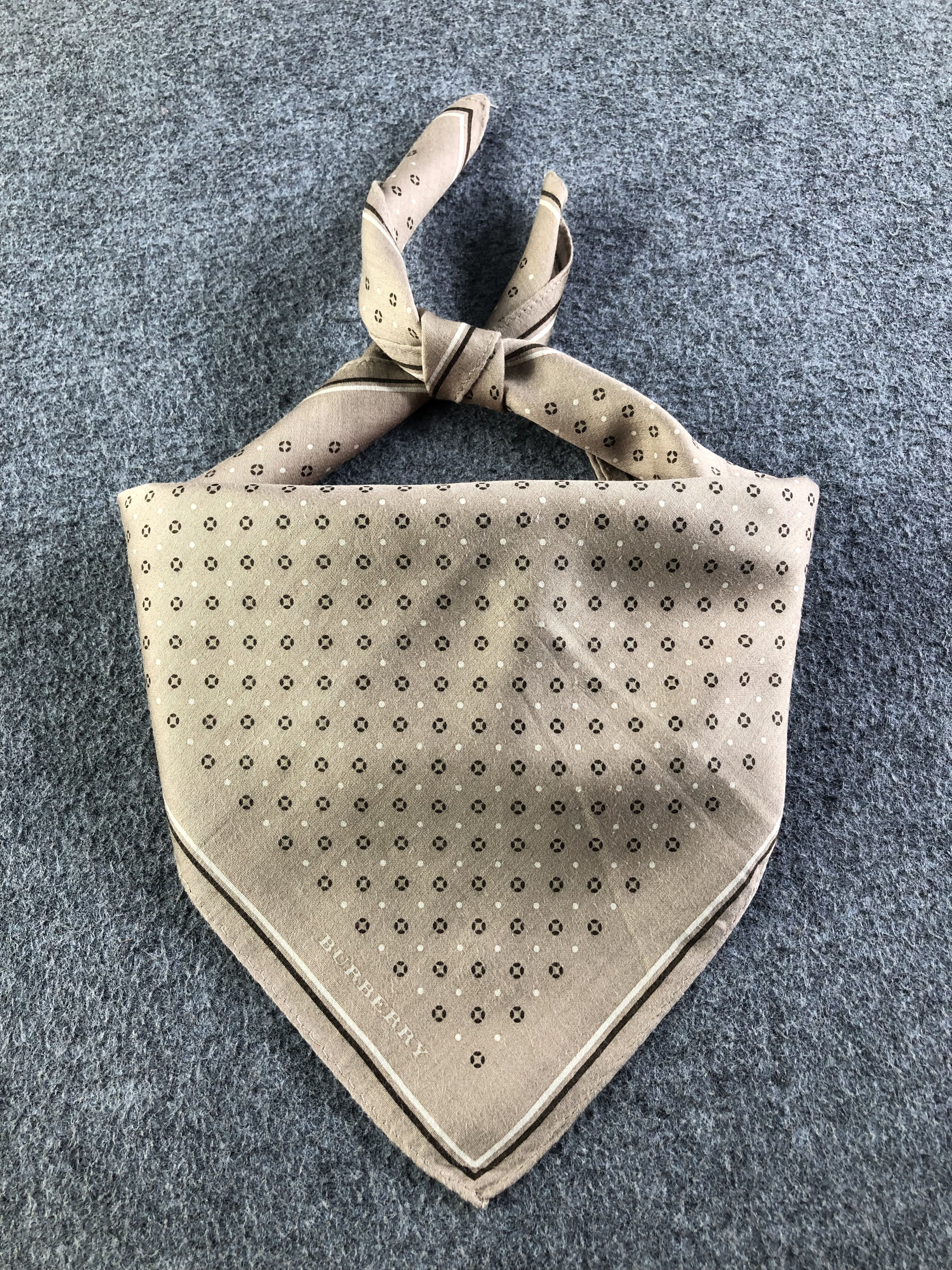 Burberry Burberry Handkerchief / Bandana / Neckerchief C362 Size ONE SIZE - 1 Thumbnail