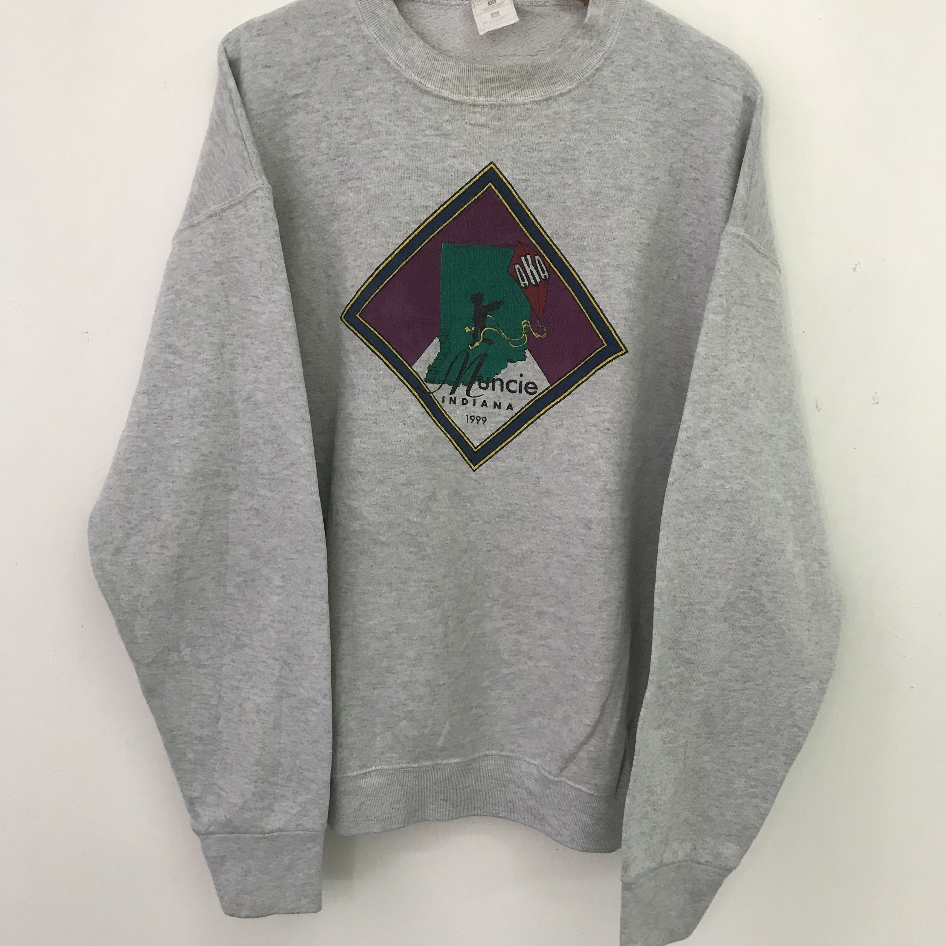 Vintage Vintage 90's Muncie Indiana Gray Sweatshirt - 549 Size US XL / EU 56 / 4 - 6 Thumbnail
