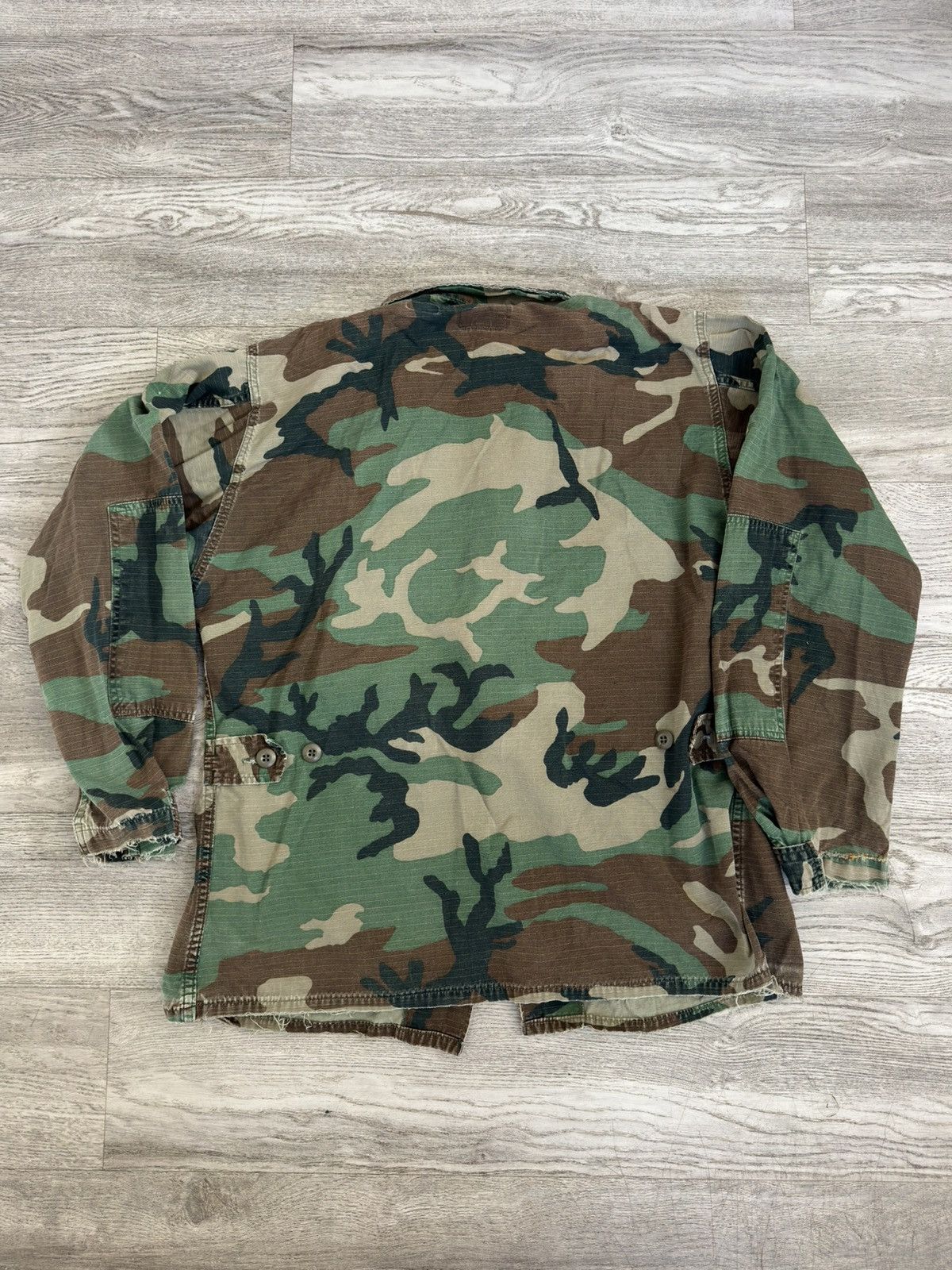 Vintage 70s US Army Ripstop Camo BDU Jacket - Sun Faded & Distressed Size US M / EU 48-50 / 2 - 2 Thumbnail