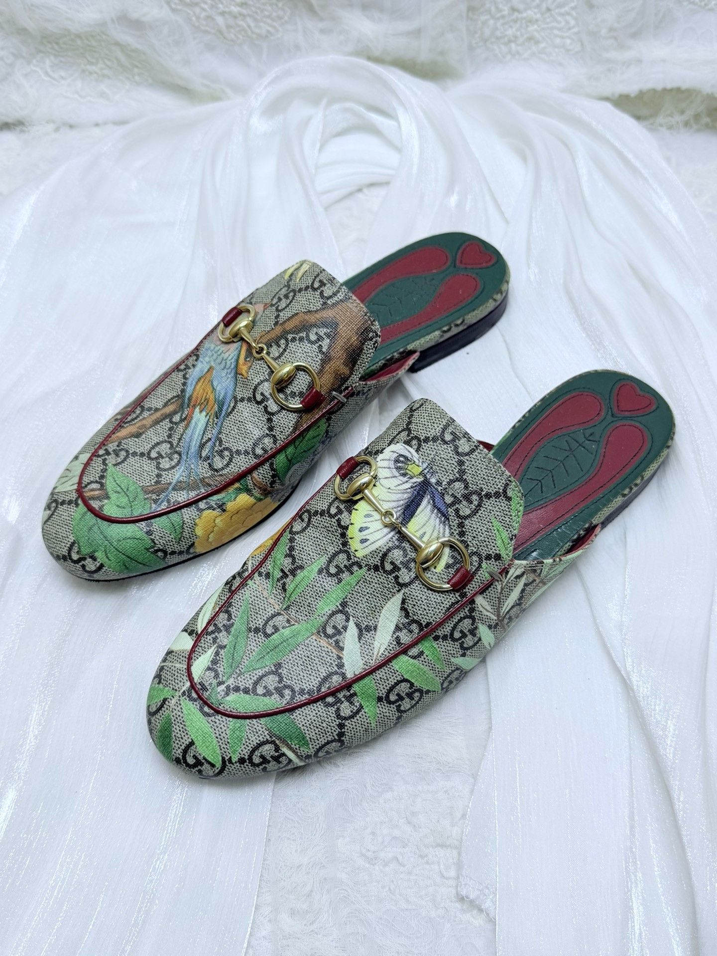 Gucci Gucci Floral Gold Sandals us_7 Women Size US 7 / IT 37 - 1 Thumbnail