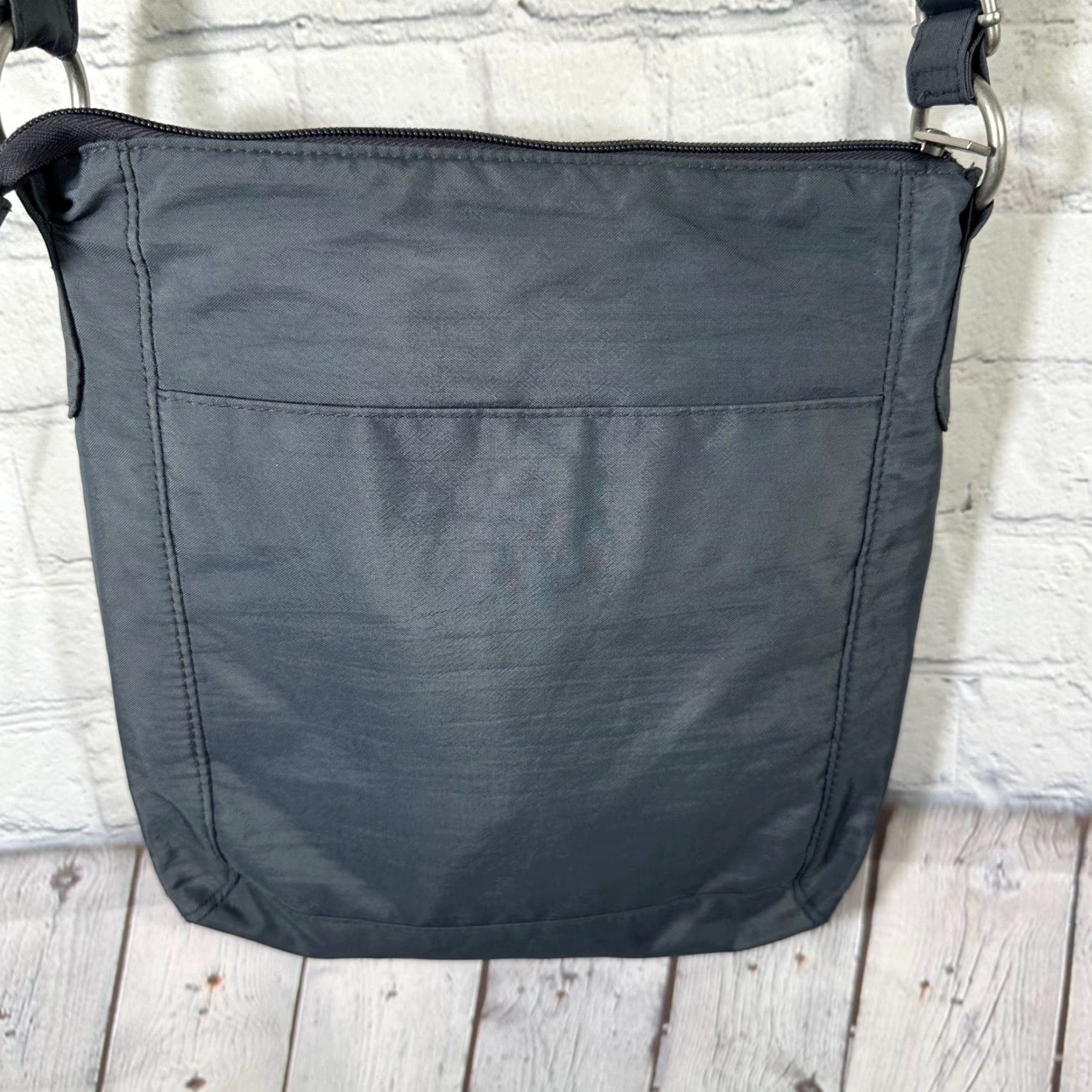 Vintage Baggallini Crossbody Bag Charcoal Gray Nylon Pink Lining Travel Adjustable Strap Medium Women Size ONE SIZE - 4 Thumbnail