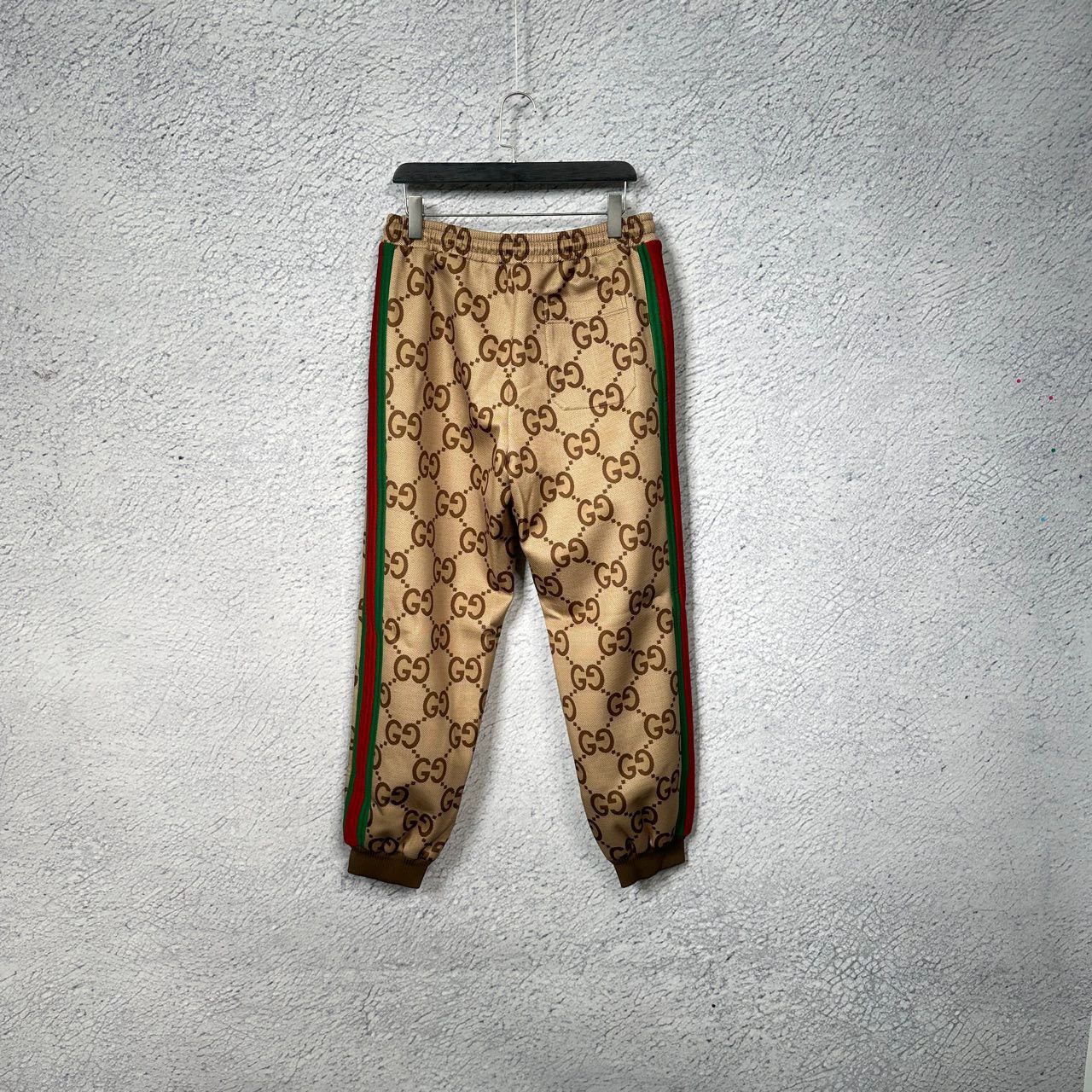 Gucci gucci logo print brown jogger pants Size US 32 / EU 48 - 2 Thumbnail
