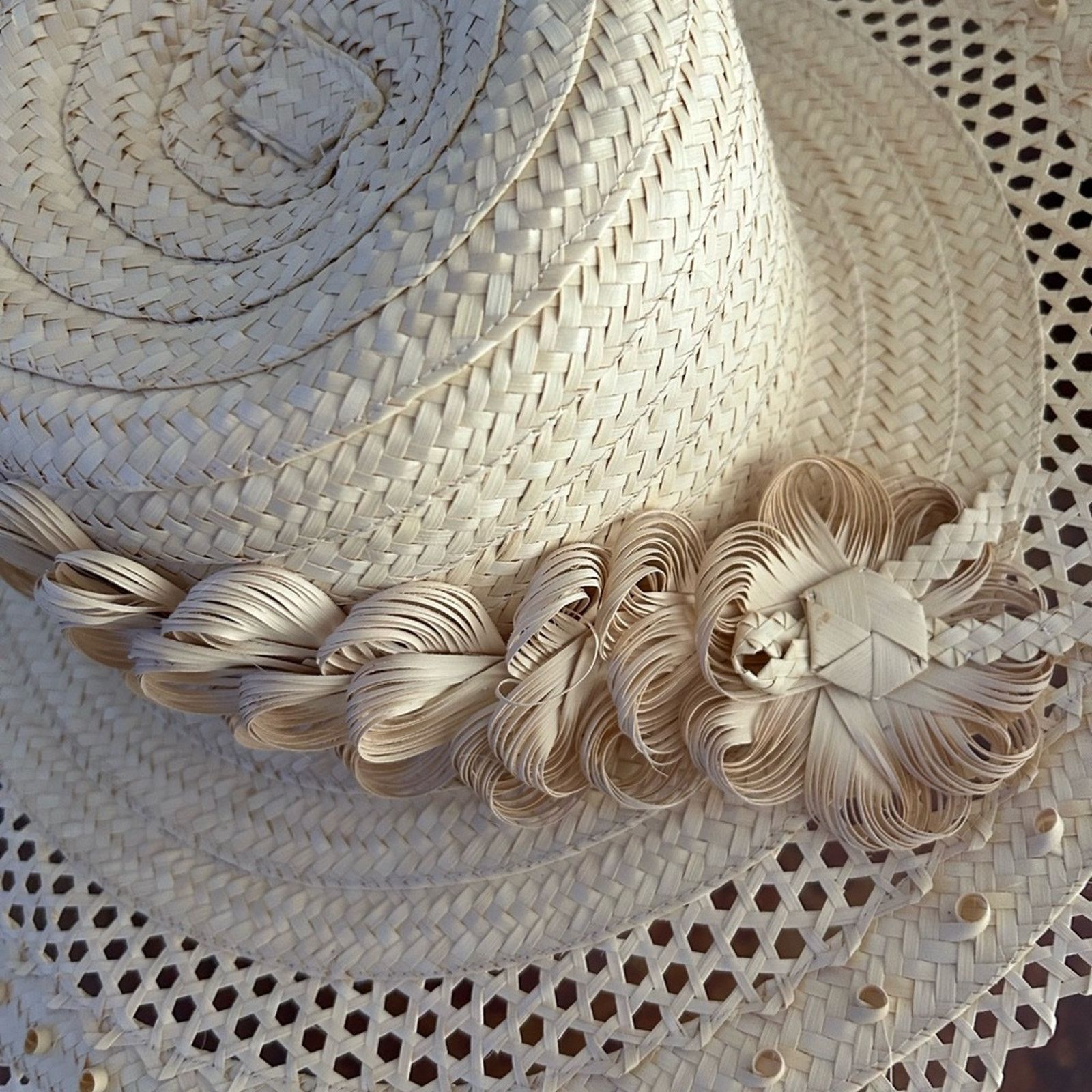 & Other Stories Handmade straw women’s hat with reticulated brim Size ONE SIZE - 5 Thumbnail