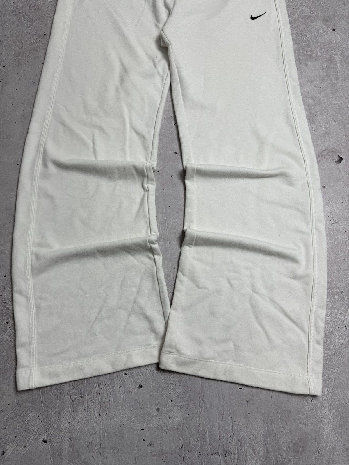 Nike Vintage Nike Baggy Flared Sweatpants Size US 34 / EU 50 - 3 Thumbnail