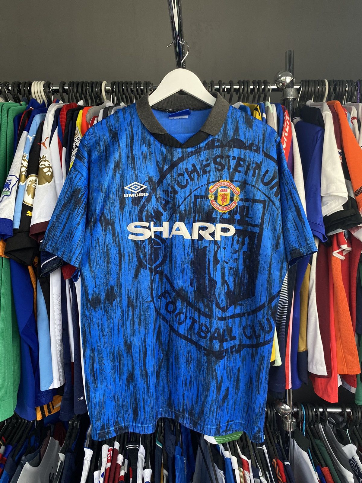 Umbro 1992/93 UMBRO MANCHESTER UNITED SOCCER FOOTBALL JERSEY SHIRT Size US L / EU 52-54 / 3 - 1 Thumbnail