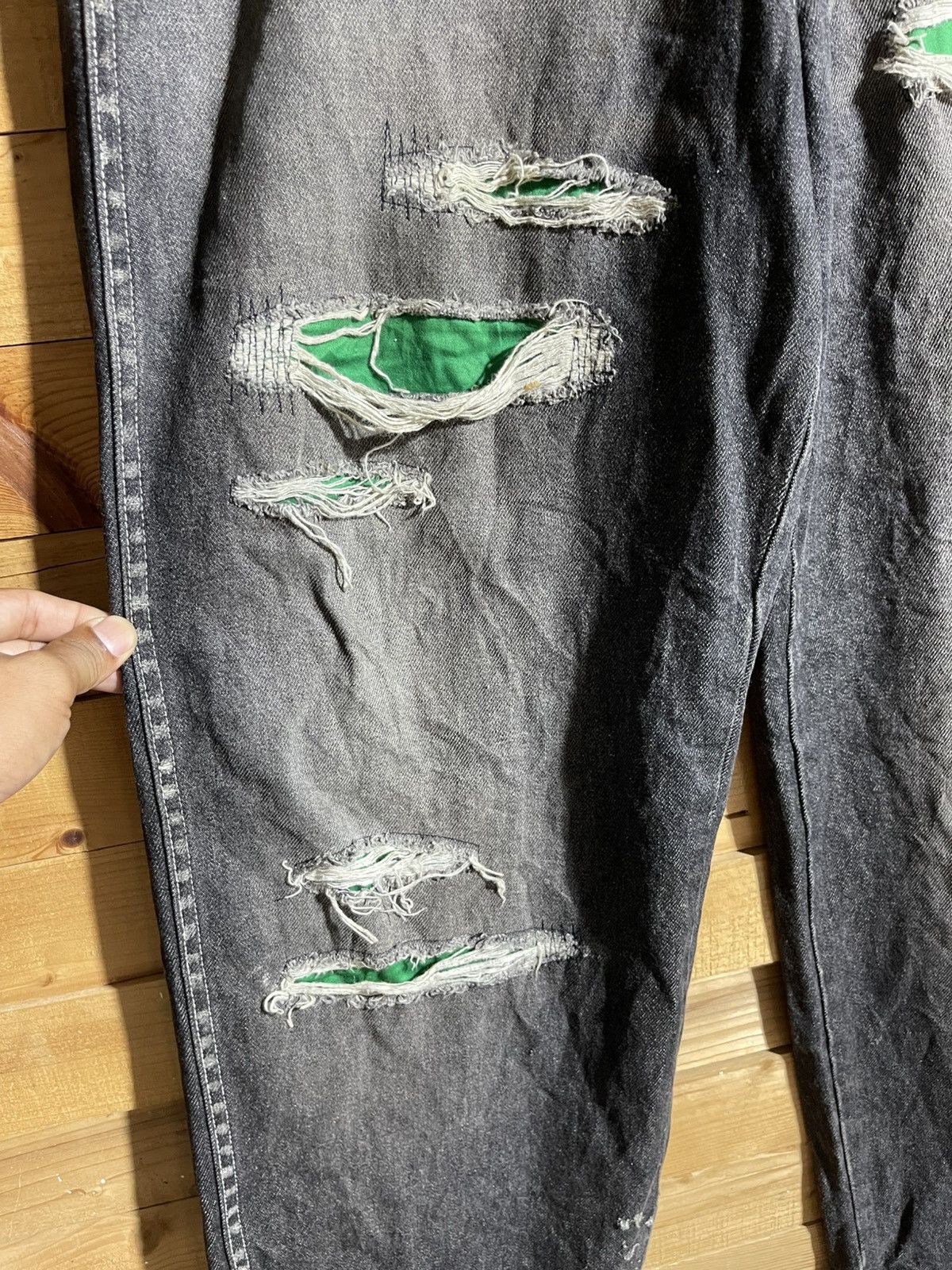 DKNY Vintage DKNY distressed jeans Size US 35 - 3 Thumbnail