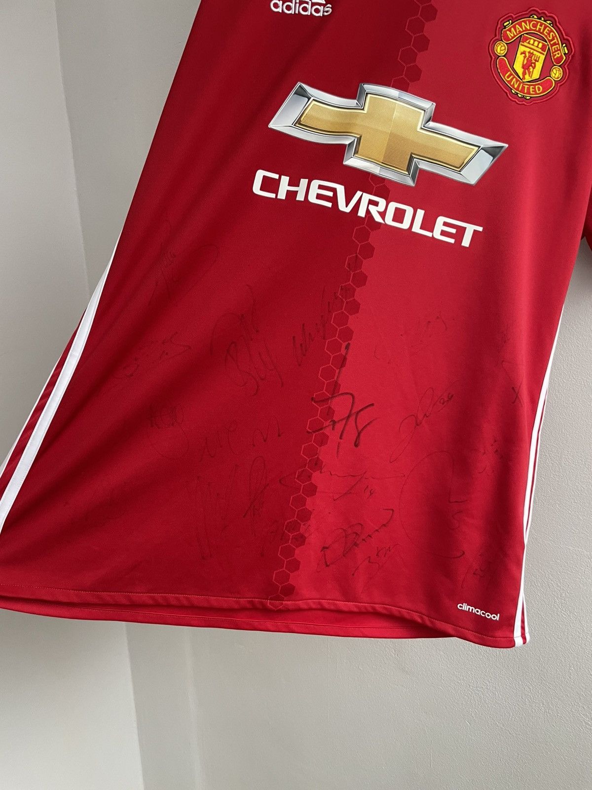 Adidas Manchester United 2016 2017 Signed Football Shirt Jersey Size US L / EU 52-54 / 3 - 4 Thumbnail