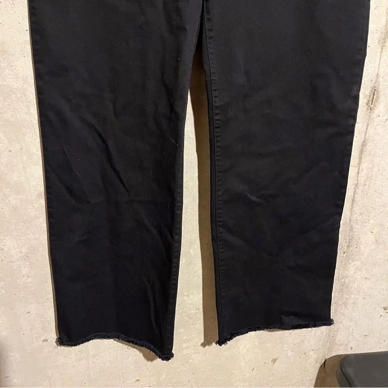 Loft NWT Loft black jeans straight Wide leg Size 10 Raw Hem Size 32" / US 10 / IT 46 - 10 Thumbnail