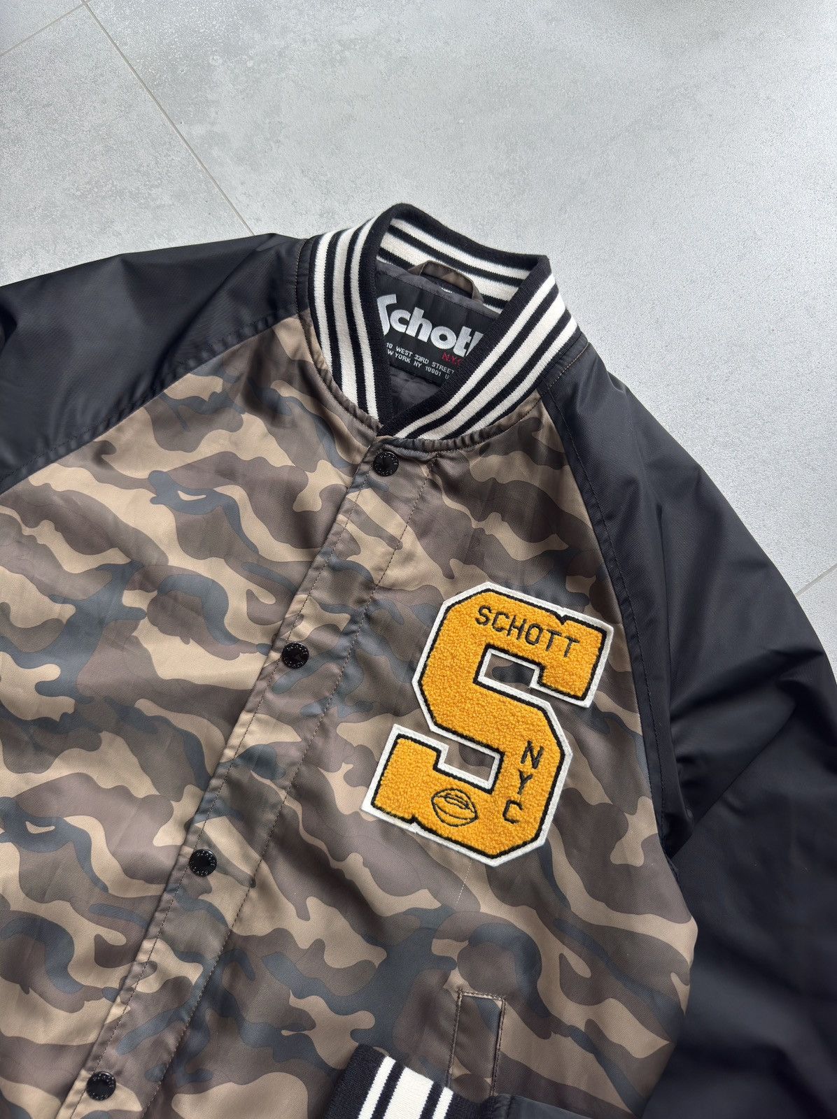 Schott × Vintage Men's Vintage SCHOTT Camouflage Bomber Jacket Tag M fits S Size US M / EU 48-50 / 2 - 3 Thumbnail