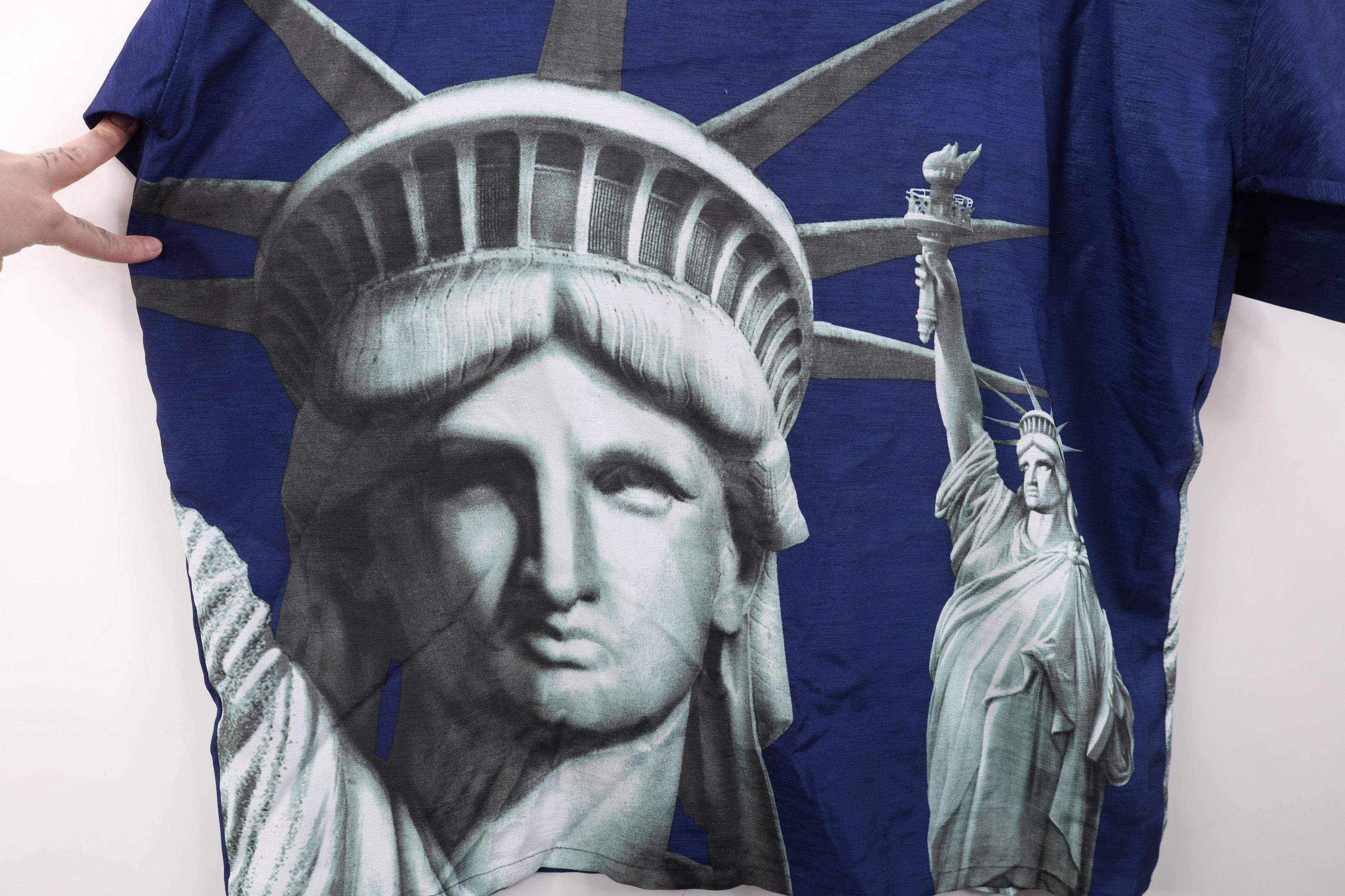 Vintage Deadstock Vintage 90s Y2K Statue of Liberty All Over Shirt Size US M / EU 48-50 / 2 - 10 Thumbnail