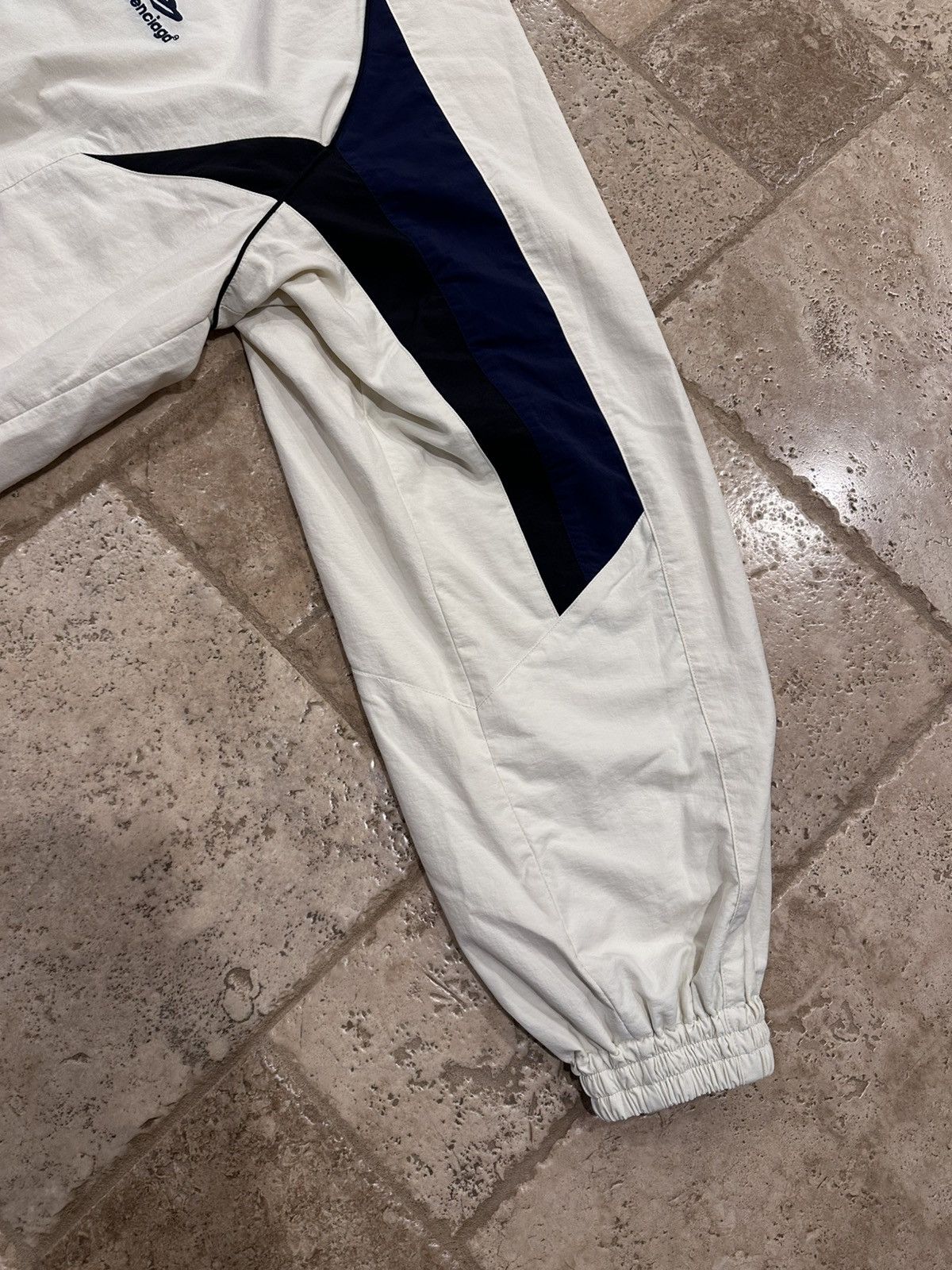 Balenciaga Balenciaga Sport Icon 3B White Zip Track Windbreaker Jacket Size US XXS / EU 40 - 5 Thumbnail