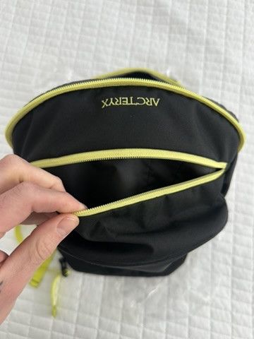 Arc'teryx RARE Arc'teryx Mantis 26L Backpack Black / Olive Moss Size 26 - 17 Thumbnail