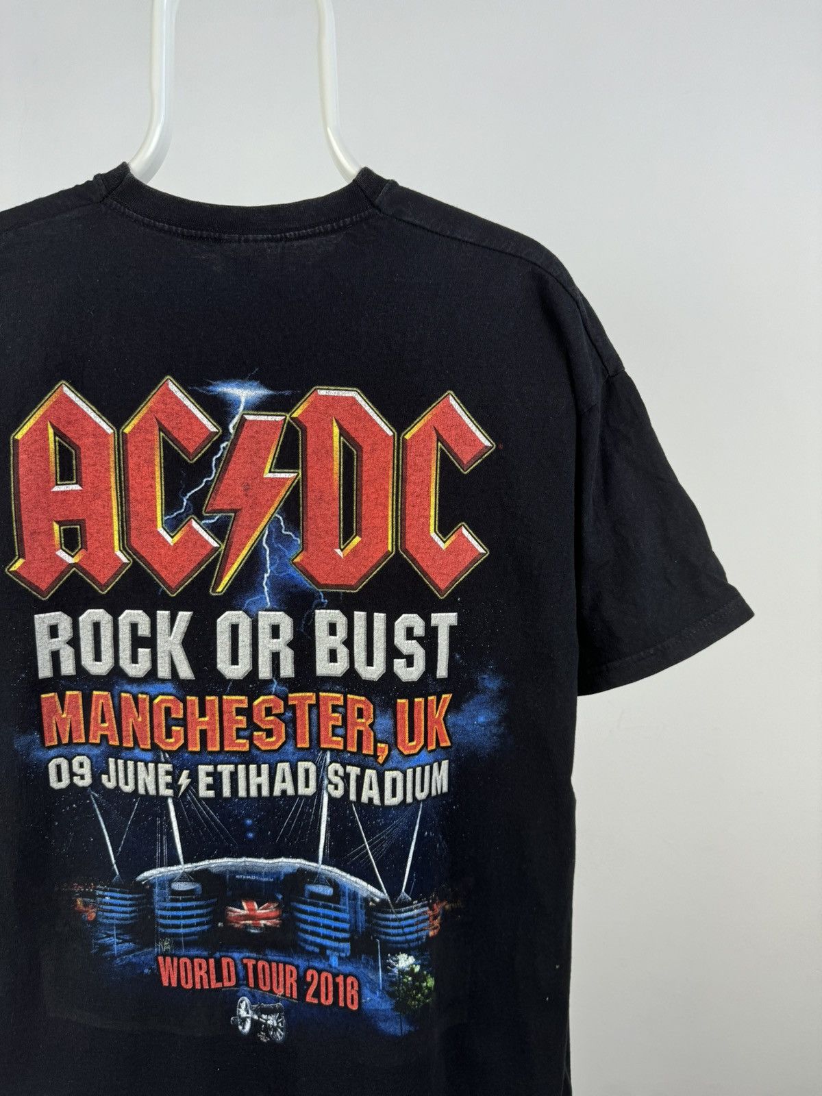 Vintage Ac Dc 2016 Manchester Uk 2 Sides Big Logo Tee Size US XL / EU 56 / 4 - 5 Thumbnail