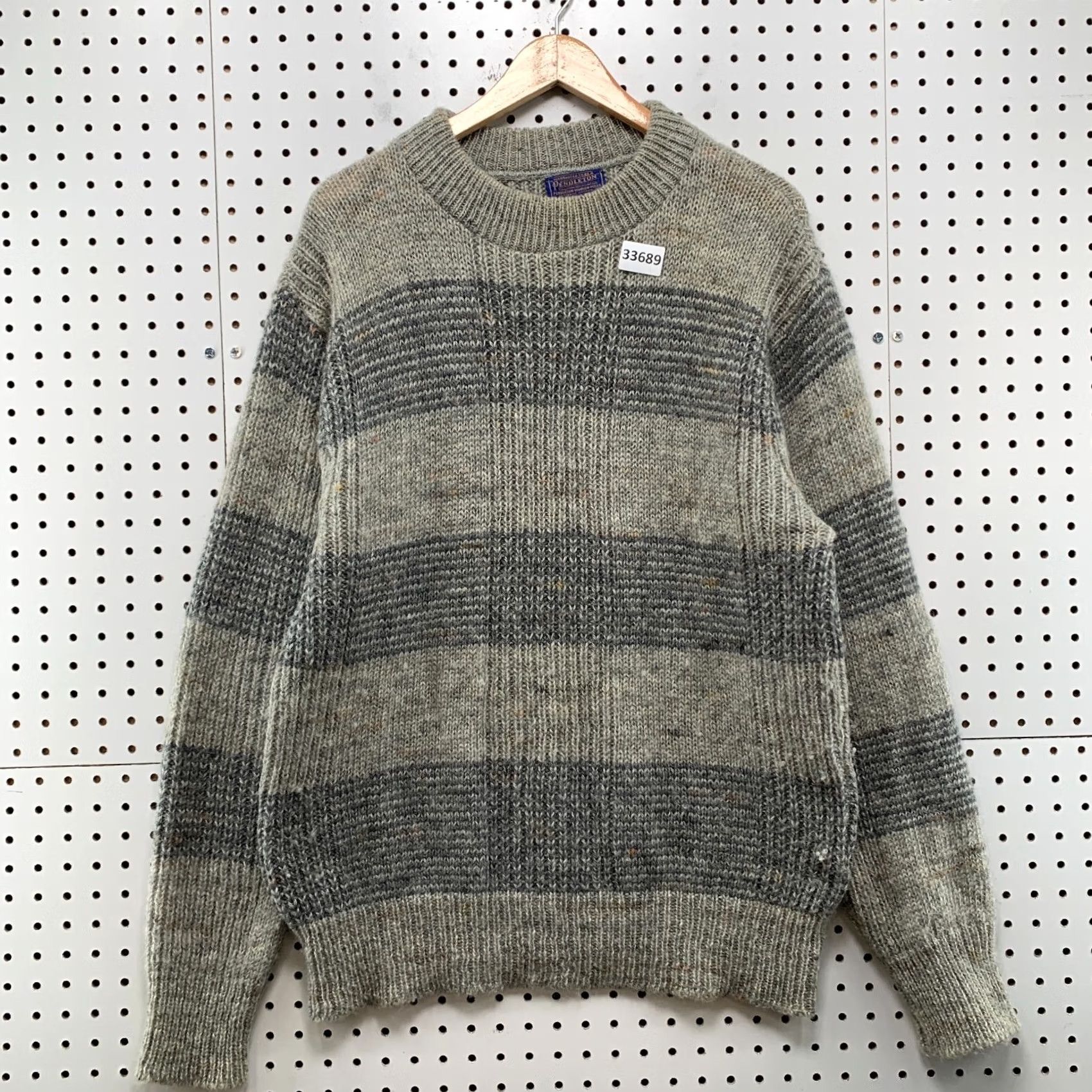 Pendleton VINTAGE Pendleton Sweater Mens L Gray Knit Wool Striped USA Logo Pullover Size US L / EU 52-54 / 3 - 2 Thumbnail