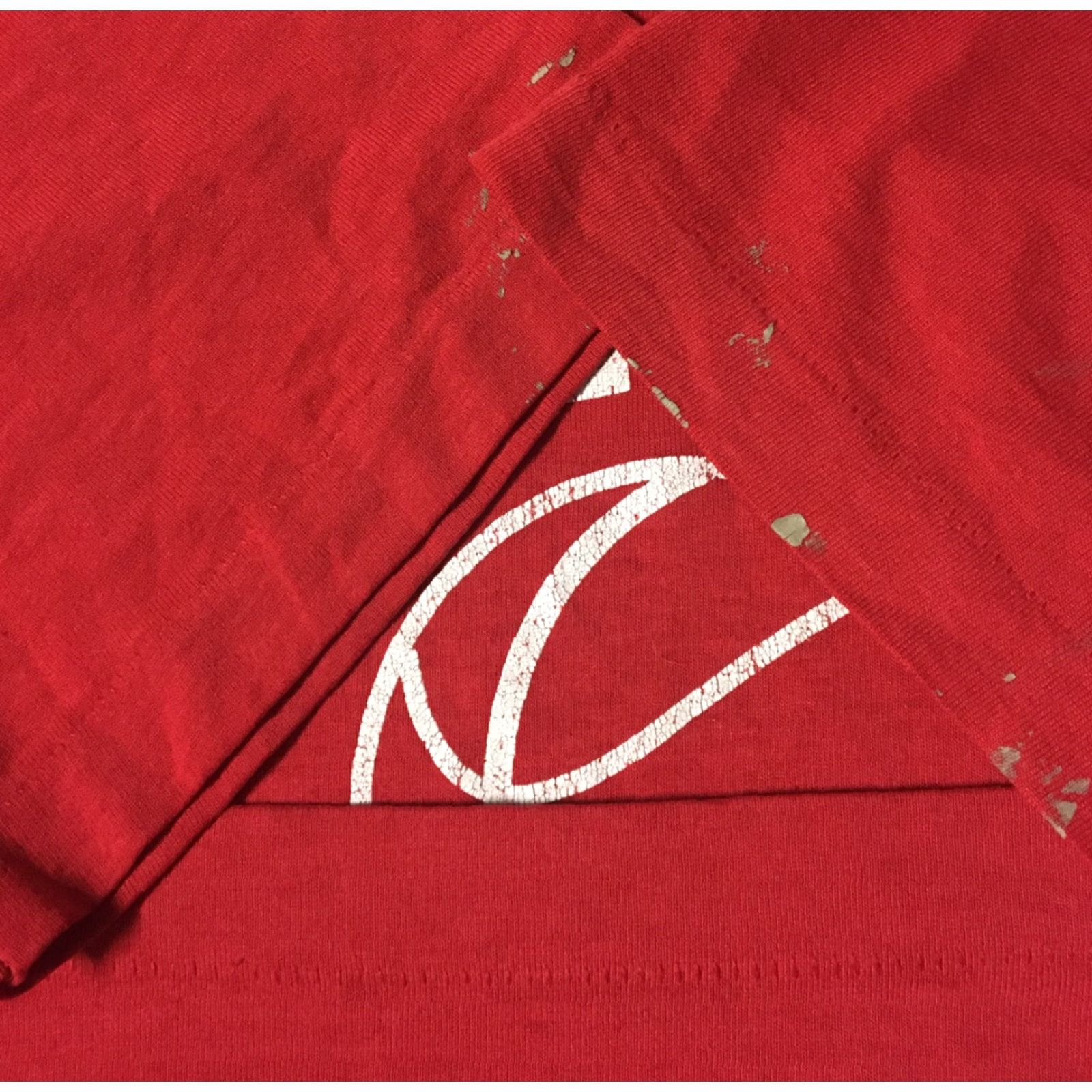 Fruit Of The Loom VINTAGE Carthage Basketball Champs Shirt XXL Red 90s Distressed Paint Grunge Athletics USA School College Mens Size US XXL / EU 58 / 5 - 3 Thumbnail
