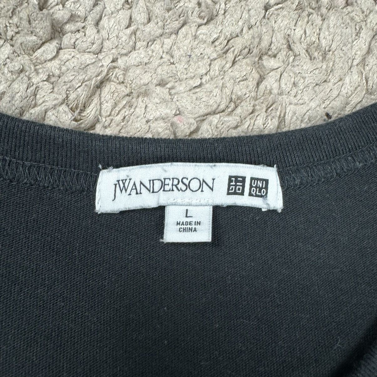 JW Anderson × Japanese Brand × Uniqlo Uniqlo x J.W Anderson T-shirt Size US L / EU 52-54 / 3 - 14 Thumbnail