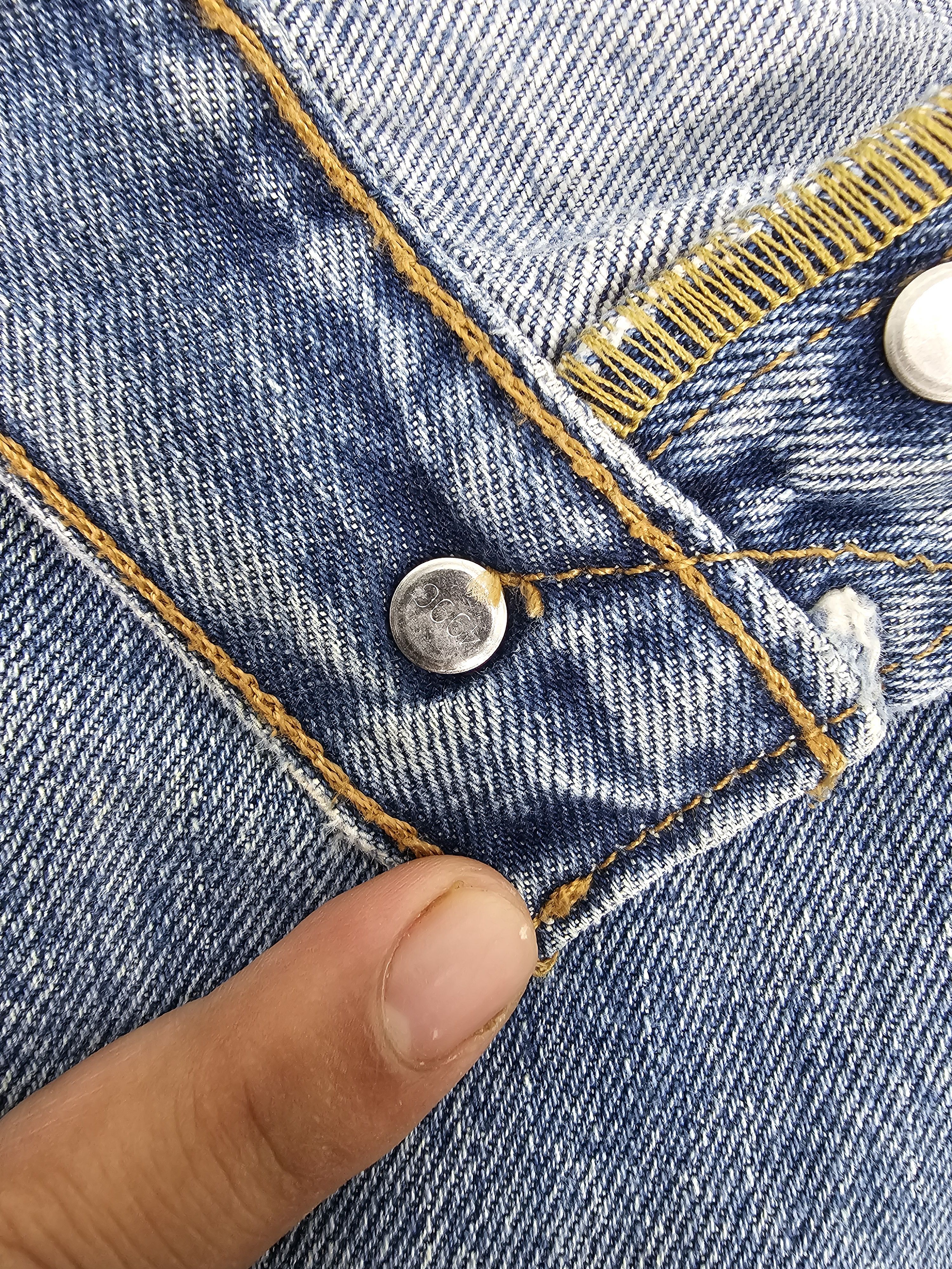 Levi's Vintage Clothing LEVIS 501 Sun Faded Distressed Ripped Size 35X35 Jeans L0436 Size US 35 - 13 Thumbnail