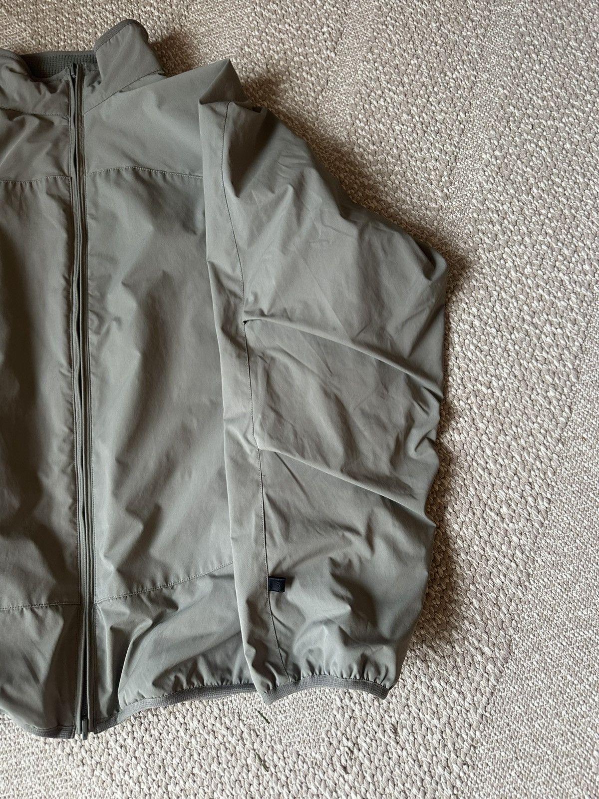 DAIWA PIER39 TECH REVERSIBLE MIL ECWCS STAND JACKET — WOLF GREY Size US XL / EU 56 / 4 - 3 Thumbnail