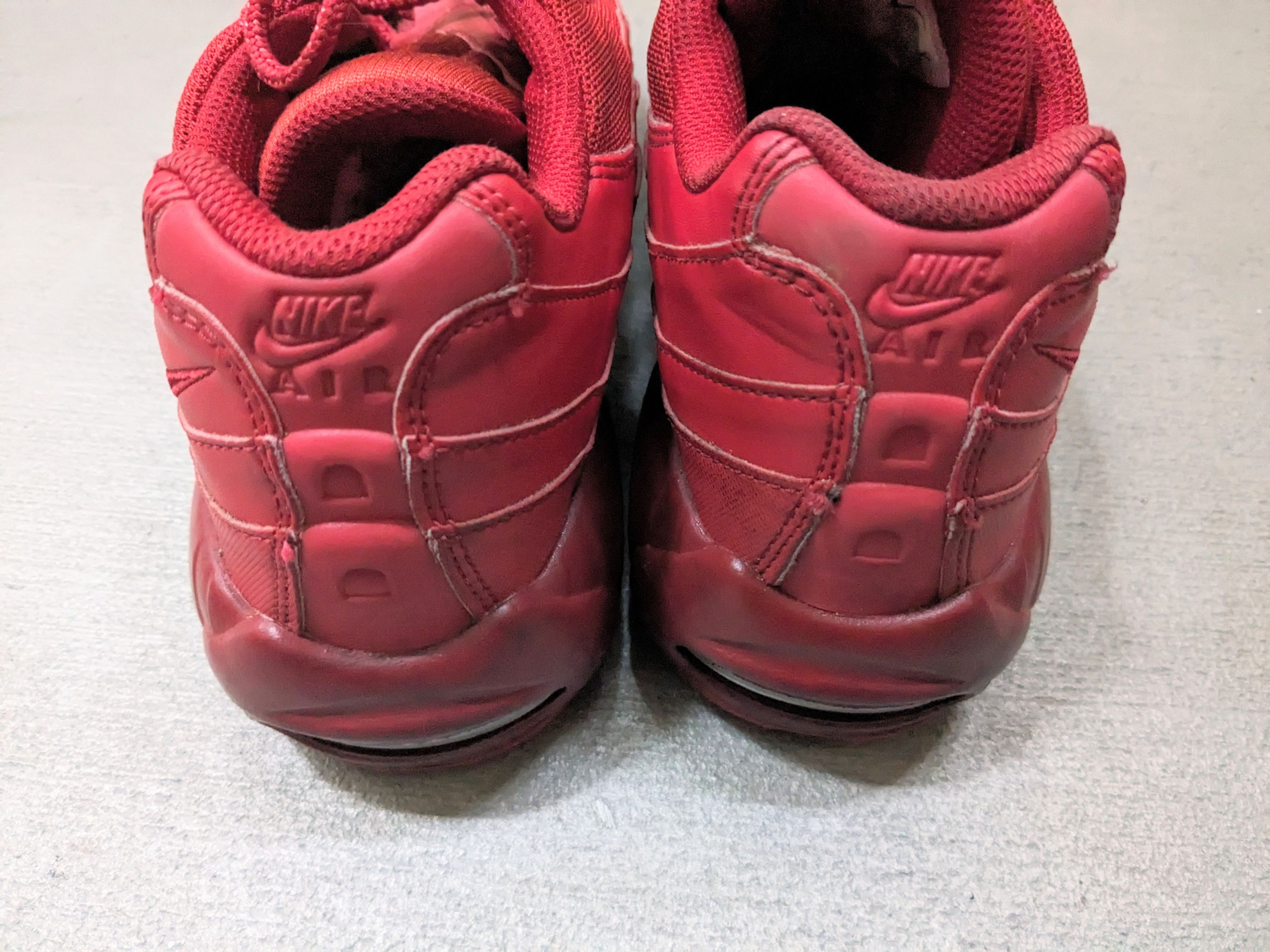 Nike Nike Air Max 95 Triple Red Size 8 CQ9969-600 2019 Size US 8 / EU 41 - 14 Thumbnail