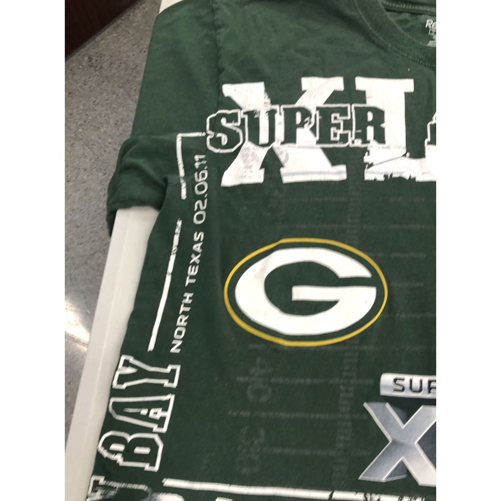 Reebok Rare Green Bay Packers Super Bowl Champions T-Shirt Sz Large XLV 2011 Reebok Green Men Crew Neck Short Sleeve Cotton Graphic Tee Sports Vintage N/A Size US L / EU 52-54 / 3 - 6 Thumbnail