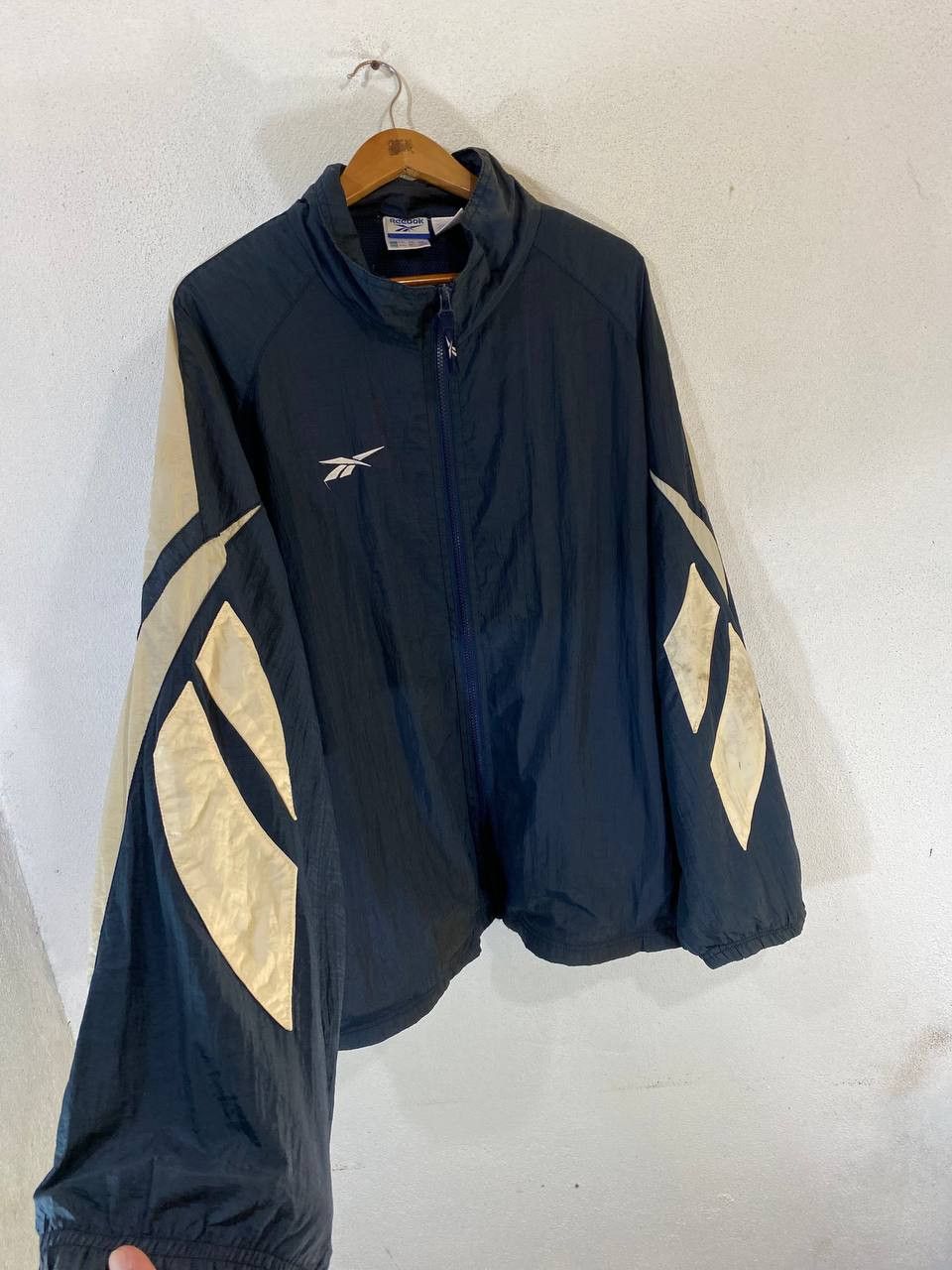 Reebok vintage 90s reebok light jacket big logo on sleeves Size US XXL / EU 58 / 5 - 1 Thumbnail