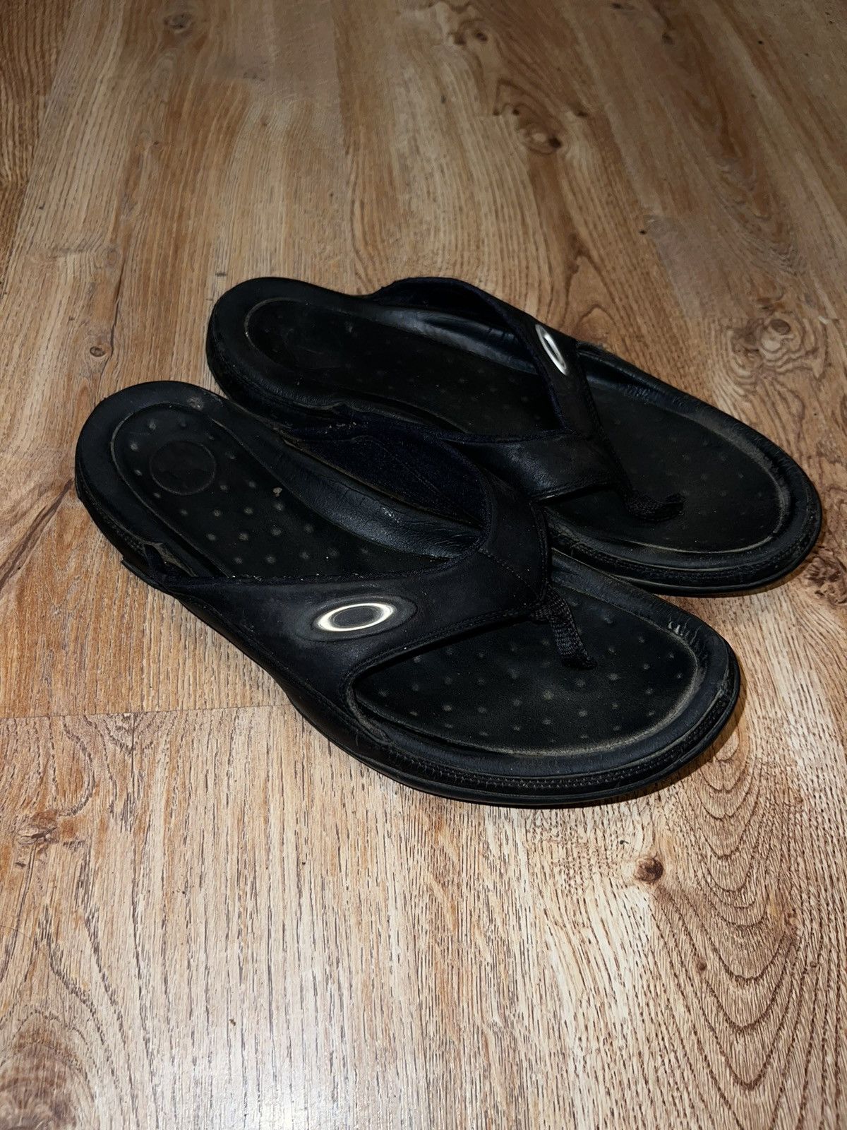 Oakley Vintage 90s Oakley Slides Hardwear Retro Chrome OG Size US 10 / EU 43 - 1 Thumbnail