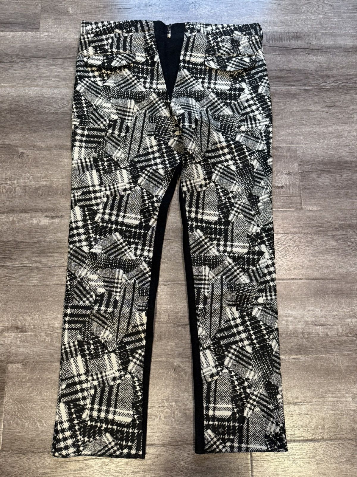Louis Vuitton Louis Vuitton Wool Plaid Grey Monogram Pants Size US 38 / EU 54 - 2 Thumbnail