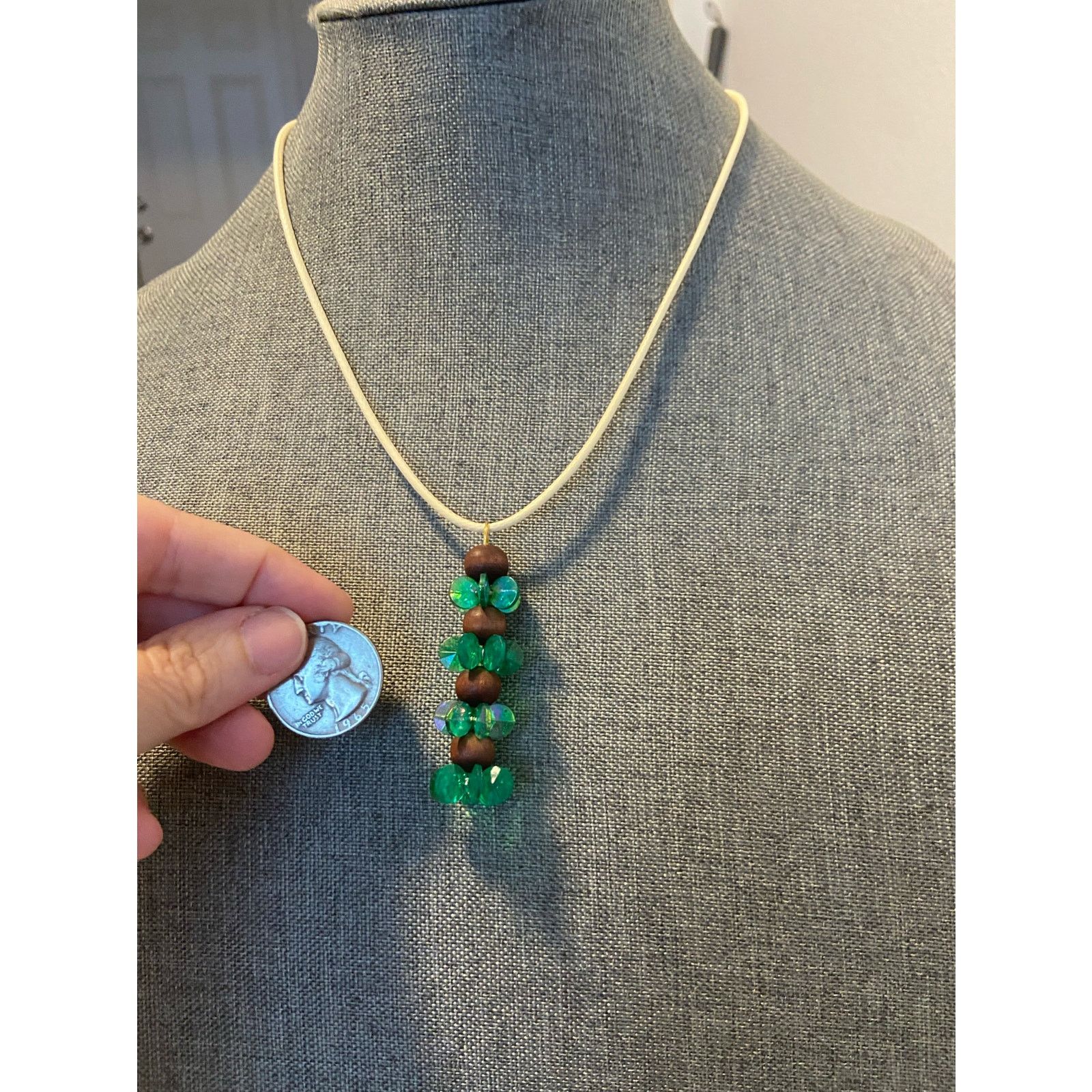 Handmade green bead pendant necklace Size ONE SIZE - 2 Thumbnail
