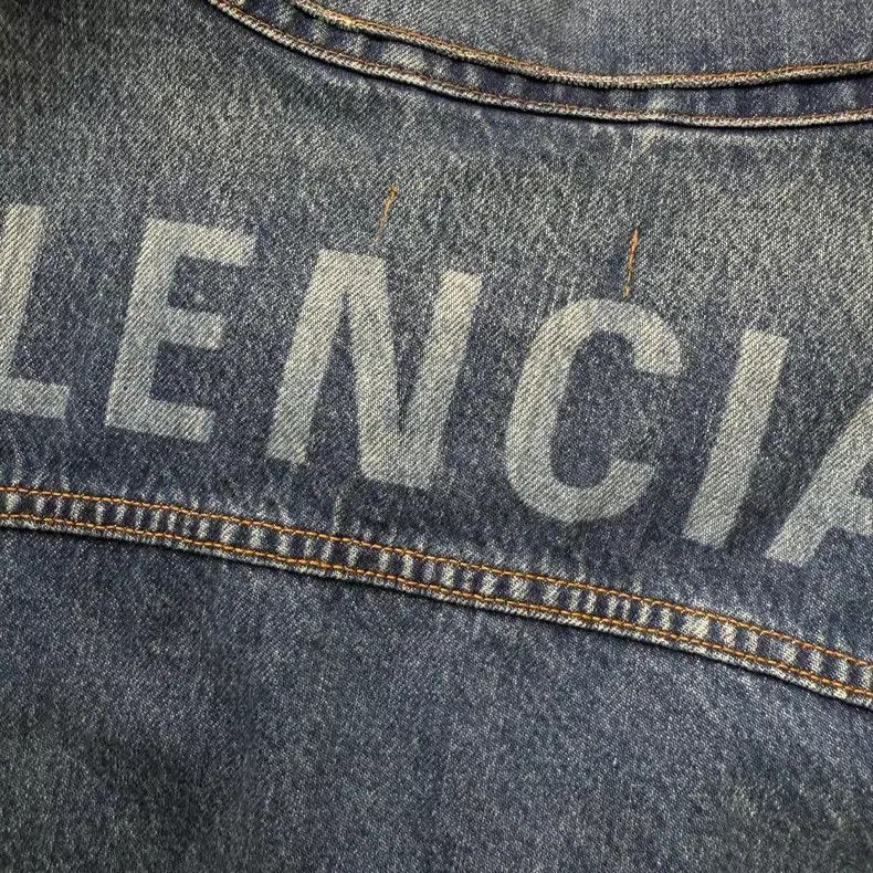 Balenciaga Balenciaga Back Logo Blue Long Sleeve Denim Jacket Size XS / US 0-2 / IT 36-38 - 7 Thumbnail
