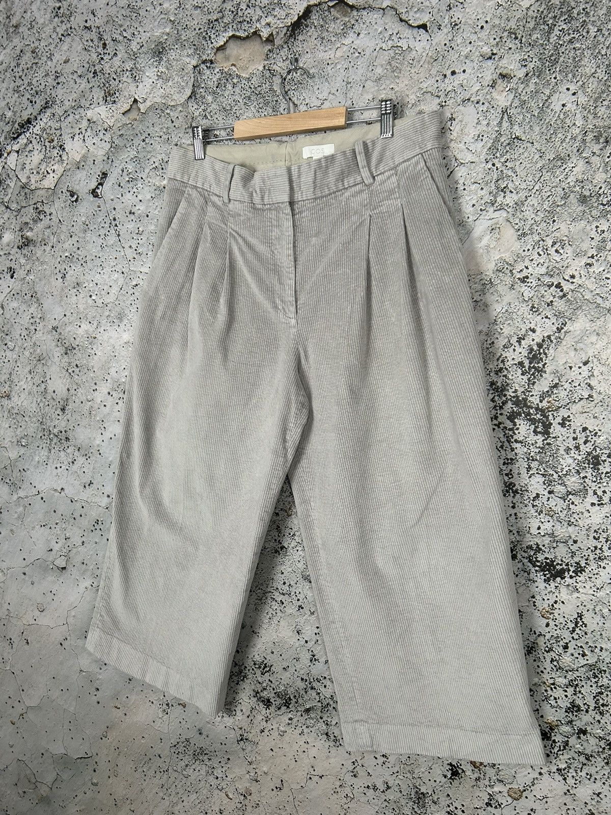 Cos COS Corduroy Baggy Casual Pants Designer Streetwear Hype Size 28" / US 6 / IT 42 - 2 Thumbnail
