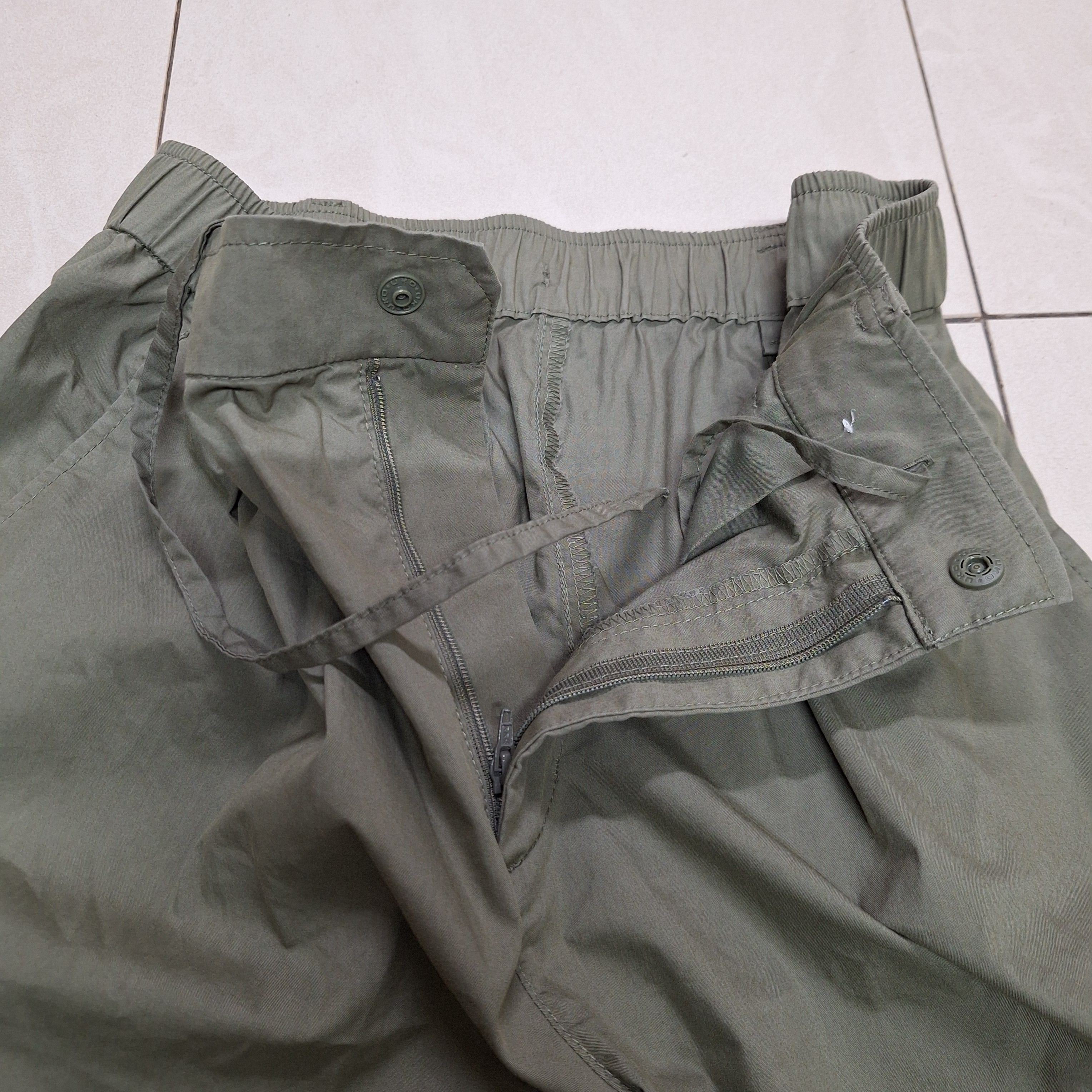 Uniqlo Uniqlo Parachute Baggy Pants Size US 29 - 6 Thumbnail