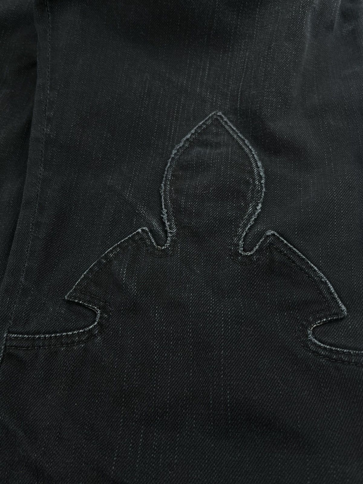 Chrome Hearts Chrome Hearts Thrashed Fleur Knee Bootcut Faded Denim Jeans Size US 30 / EU 46 - 13 Thumbnail