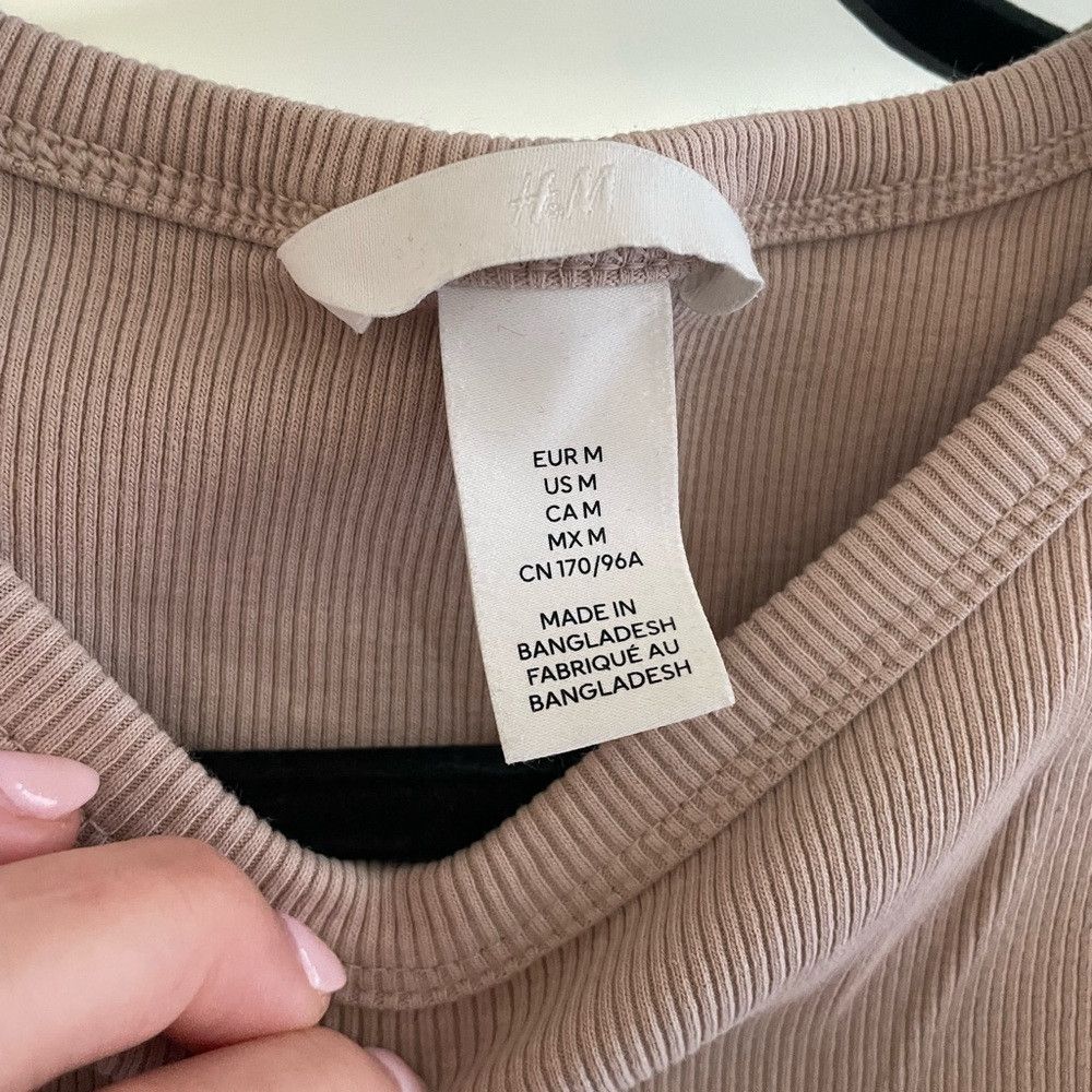 H&M H&M tan high neck crop top Size M / US 6-8 / IT 42-44 - 2 Thumbnail