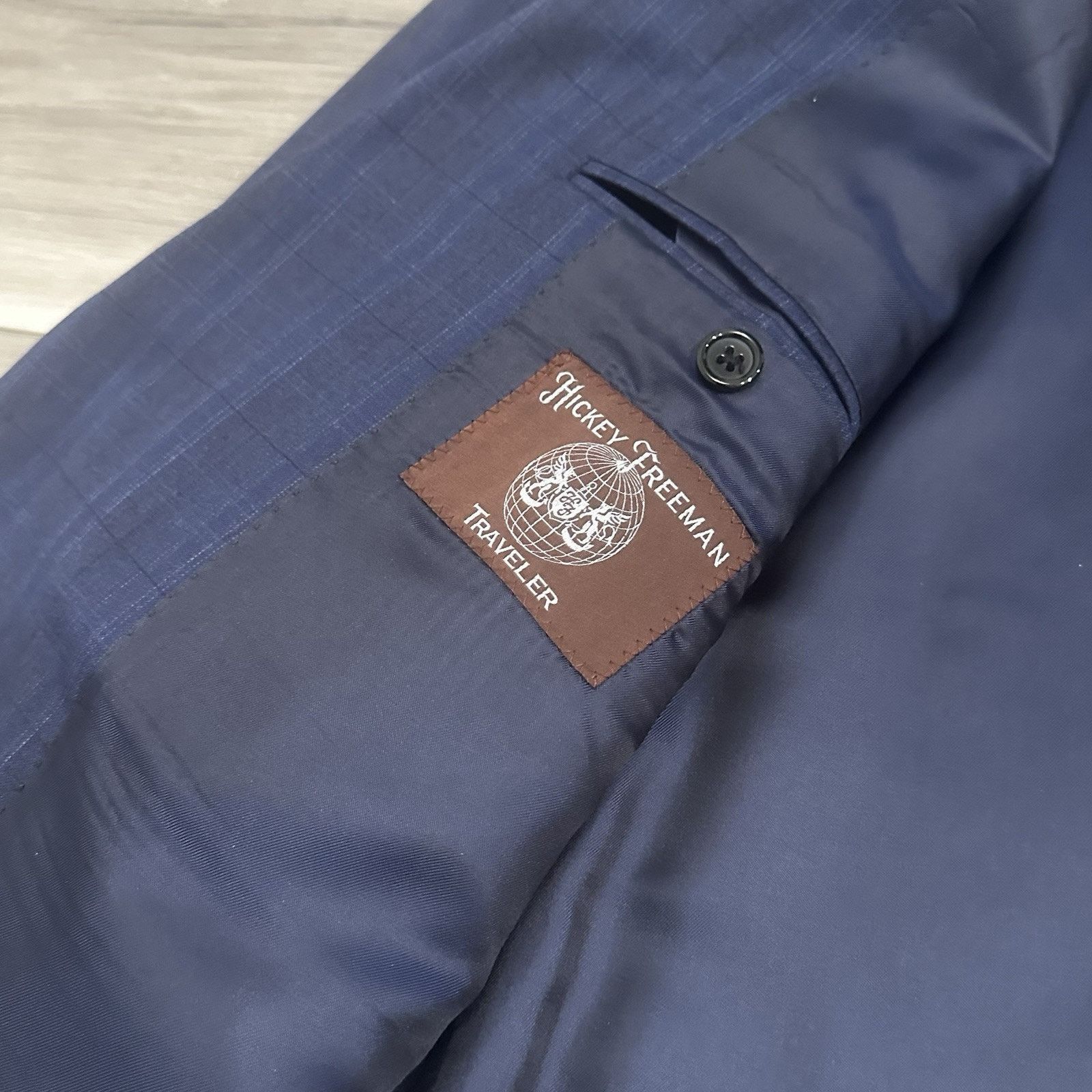 Hickey Freeman NWOT Hickey Freeman Royal Blue Window Pane Plaid Suit 42R Size 42R - 9 Thumbnail