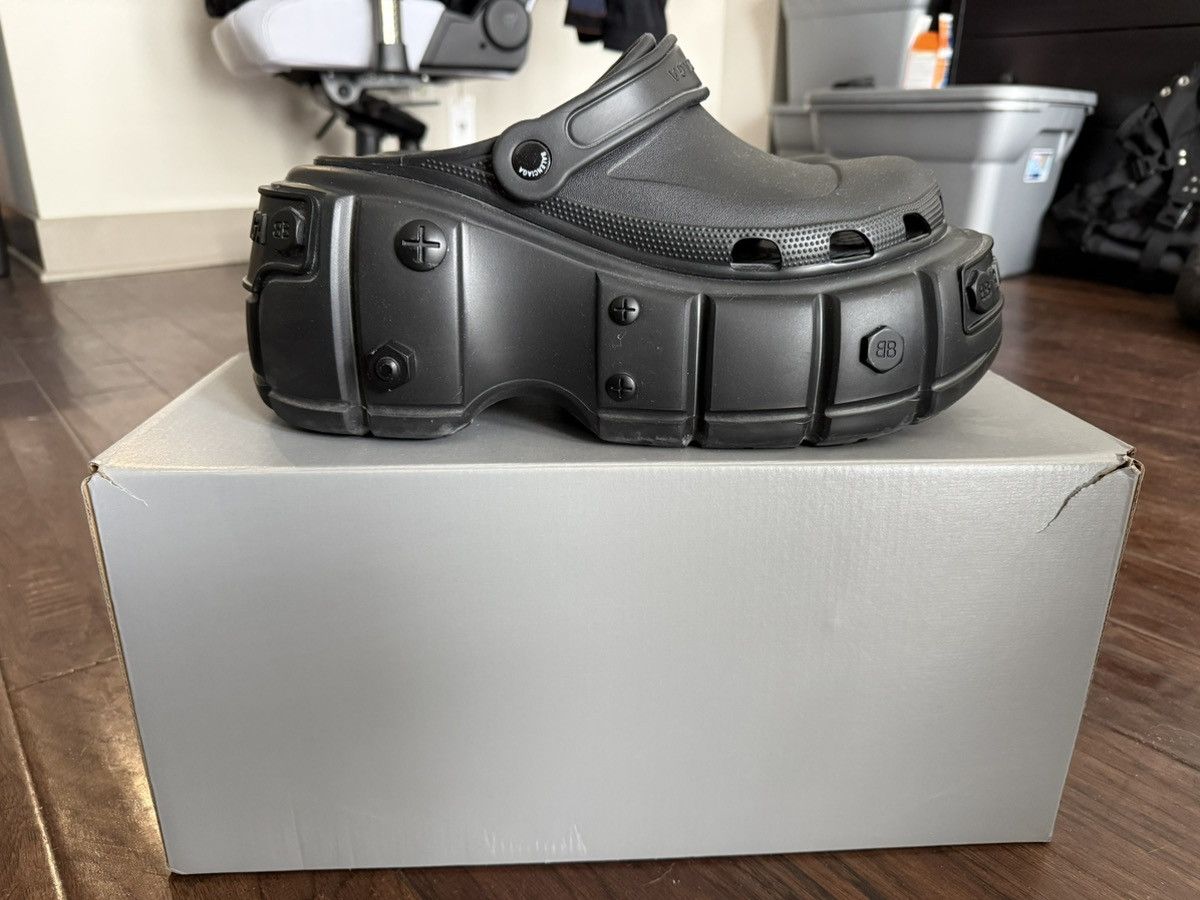 Balenciaga × Crocs Balenciaga Crocs Size US 10 / EU 43 - 3 Thumbnail