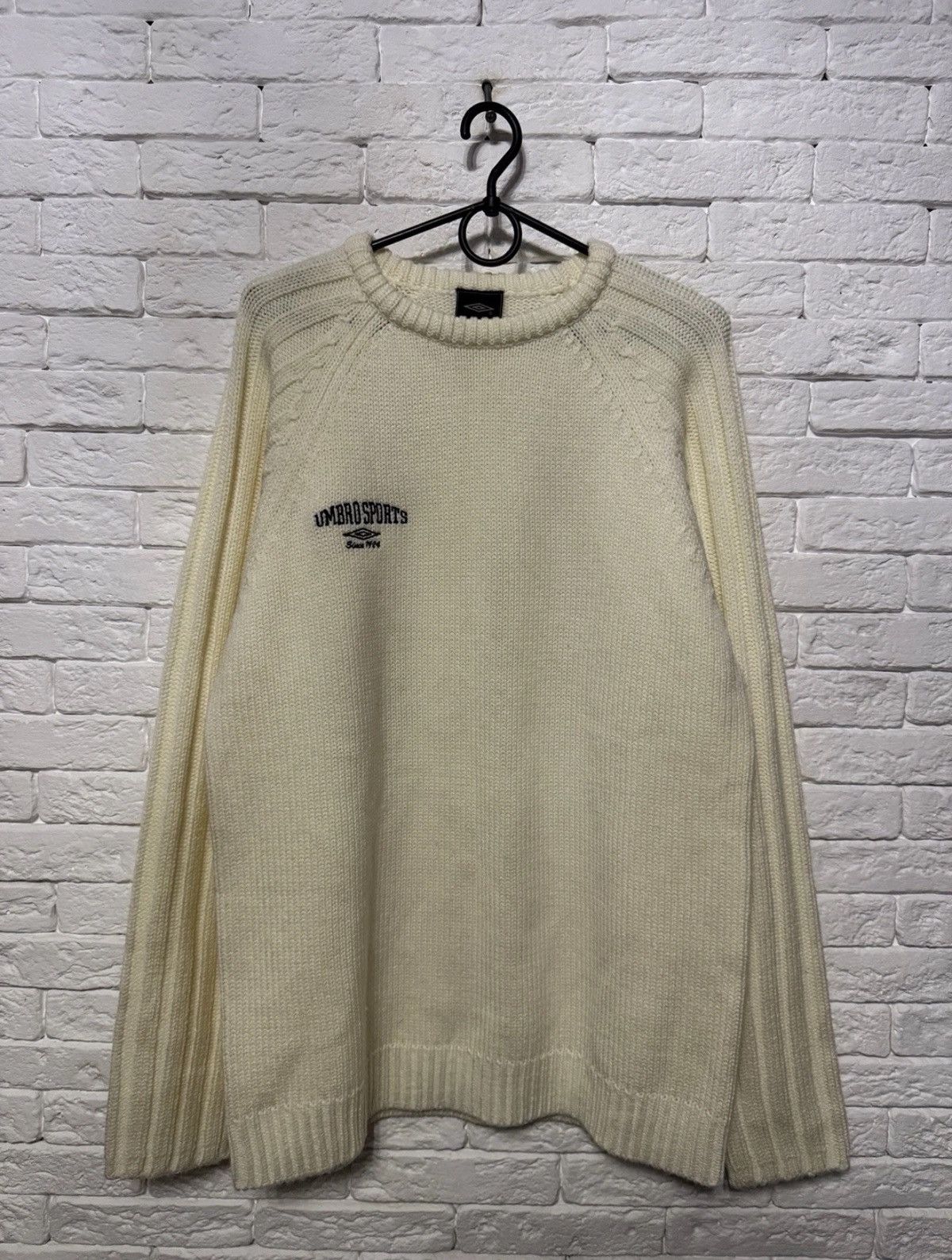 Umbro Vintage Umbro Sports Heavyweight Knit Sweater Size US L / EU 52-54 / 3 - 1 Thumbnail